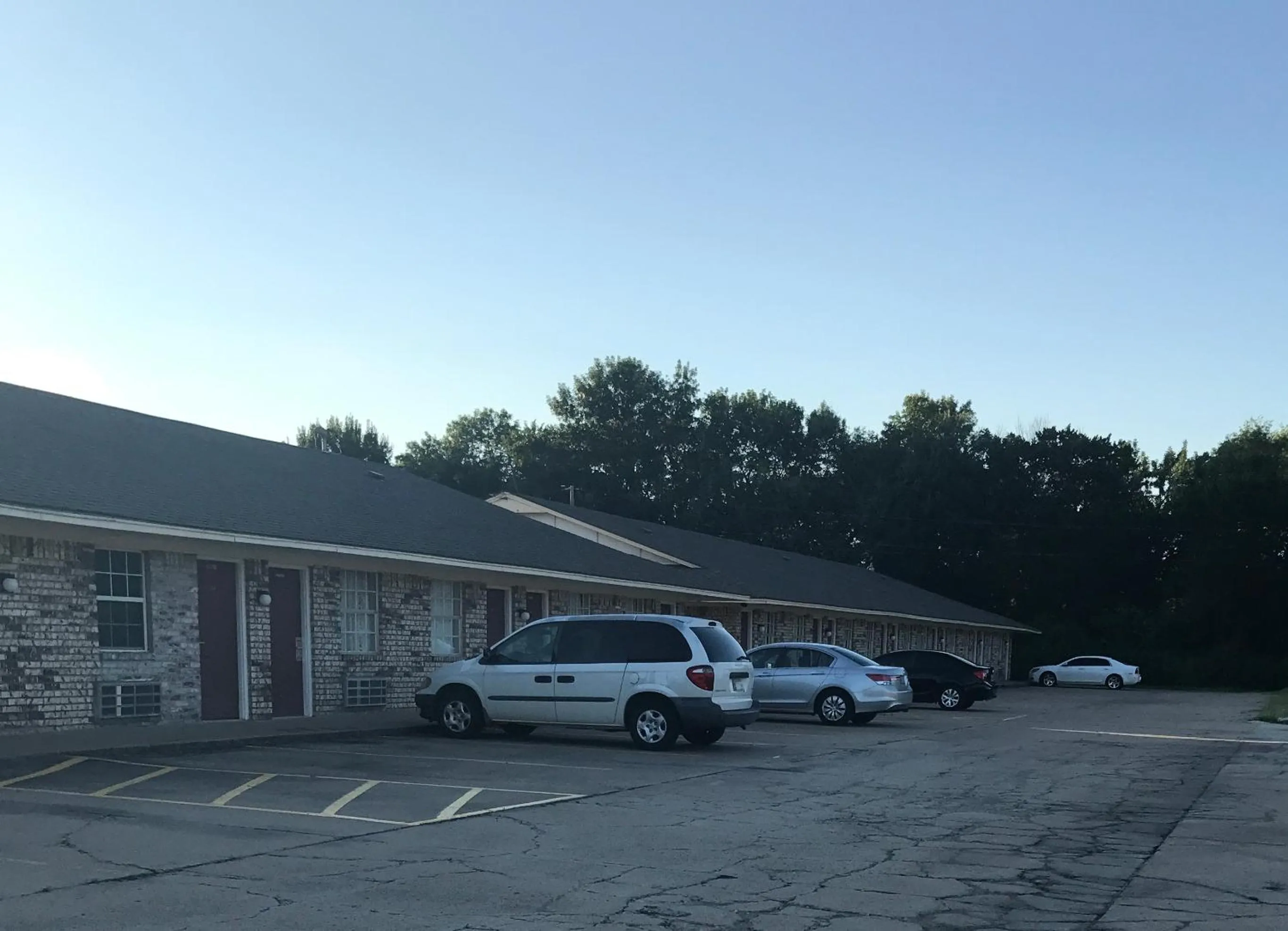 Property building in Relax Inn Henryetta