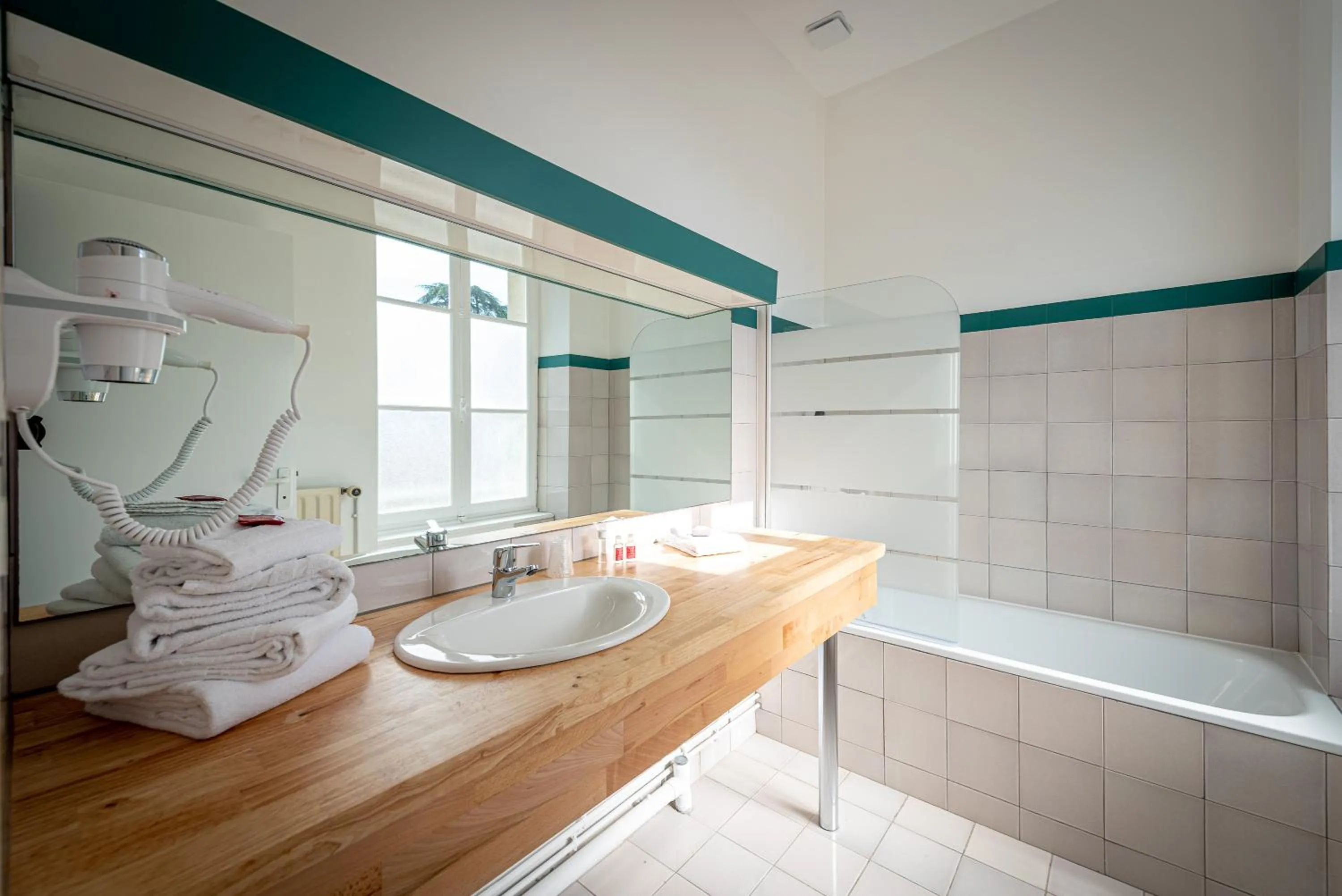 Bathroom in Domaine de Roiffé