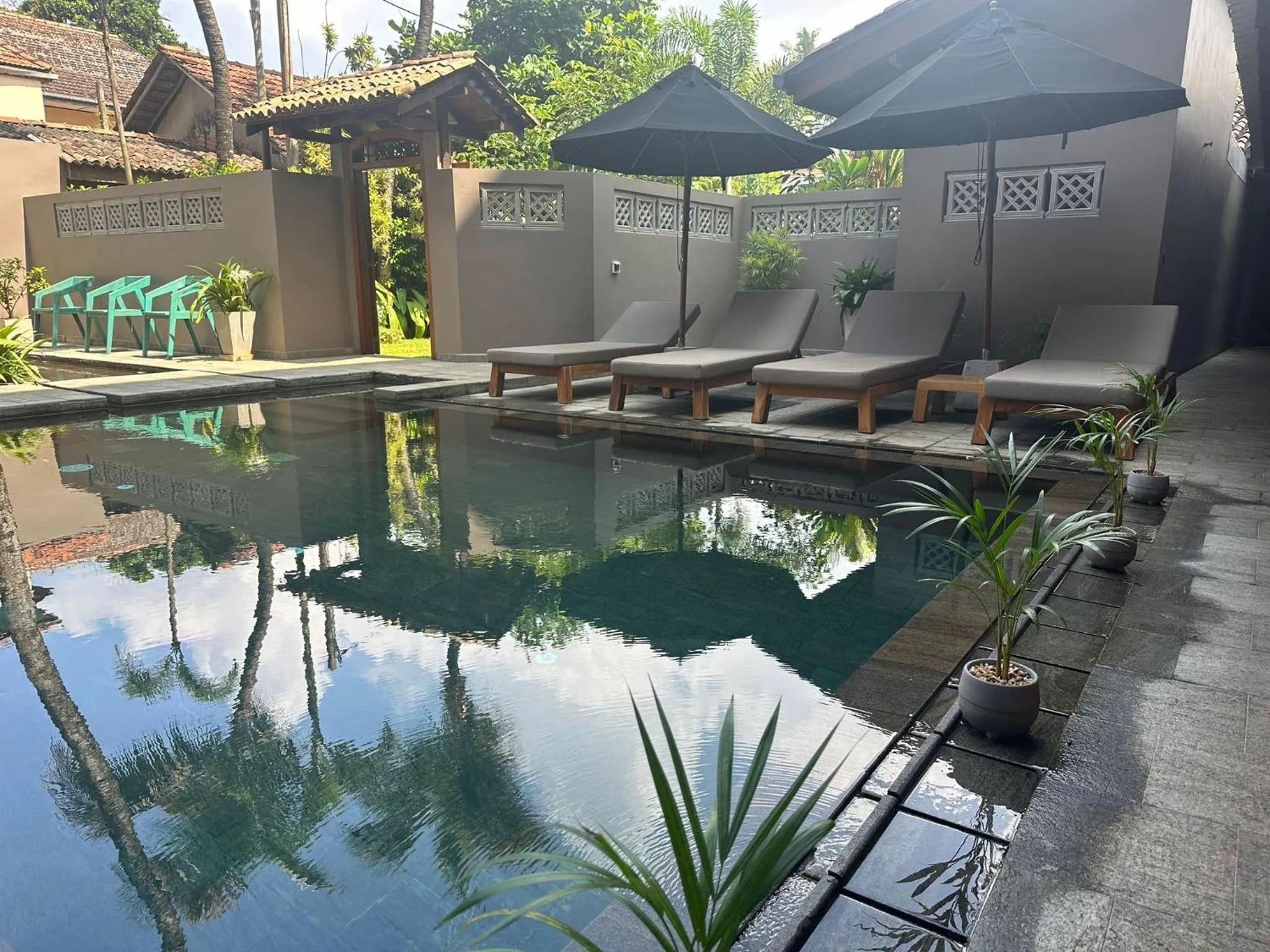 Swimming pool in BK Beach Boutique Hotel - Hikkaduwa