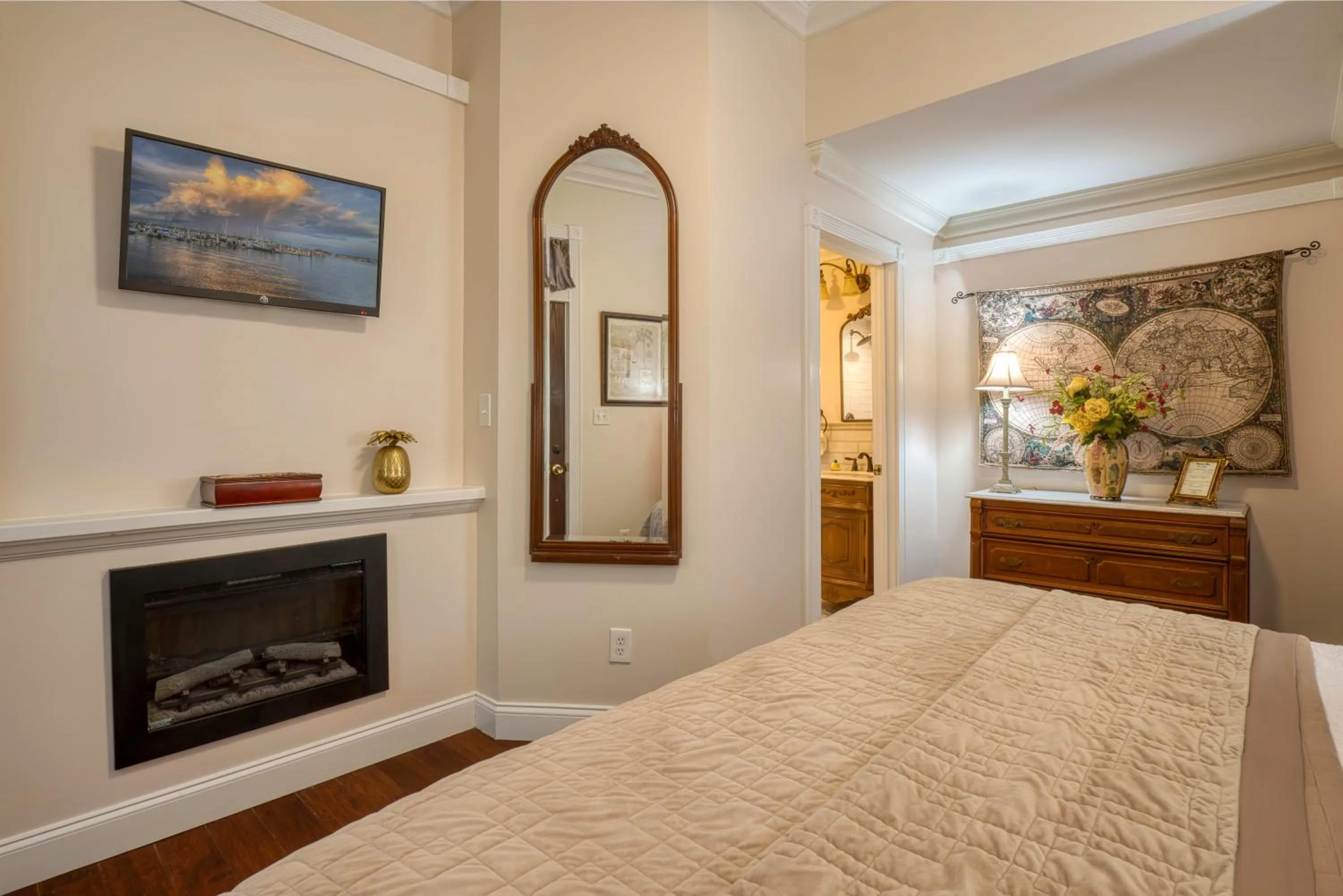 Bed in Victorian House Bed and Breakfast