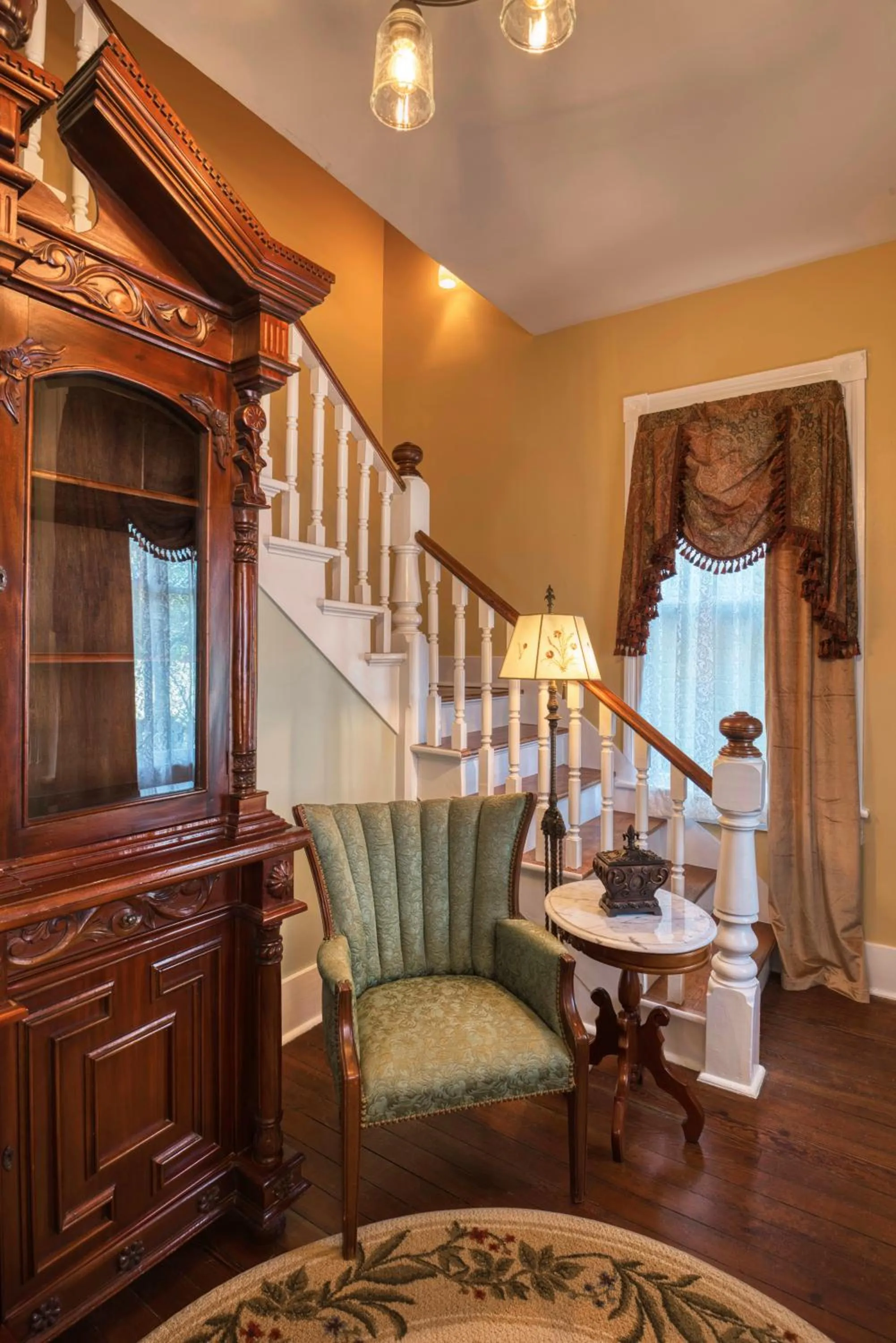 Lobby or reception in Victorian House Bed and Breakfast