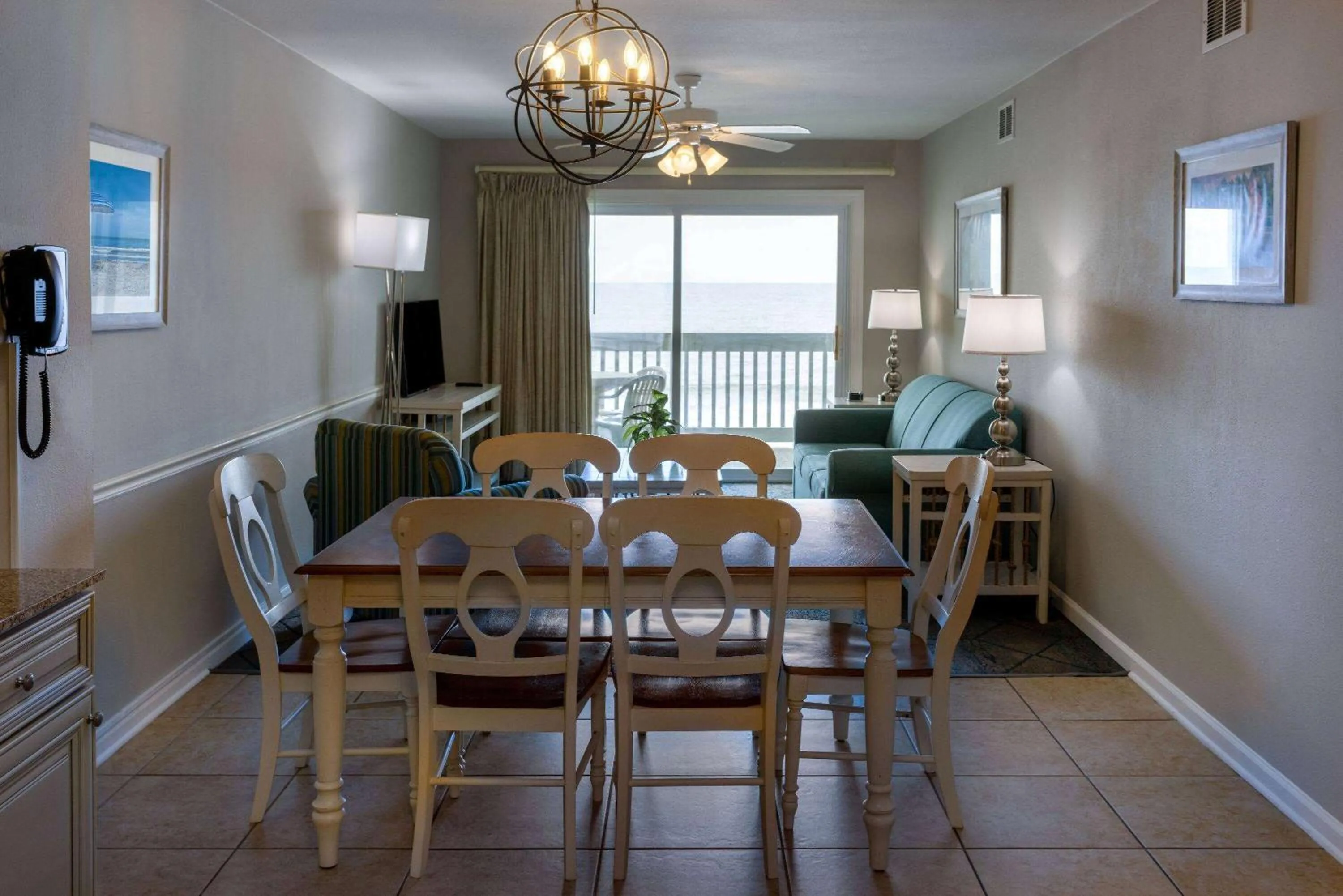 Bed in Sandpebble Beach Club Surfside Beach a Ramada by Wyndham