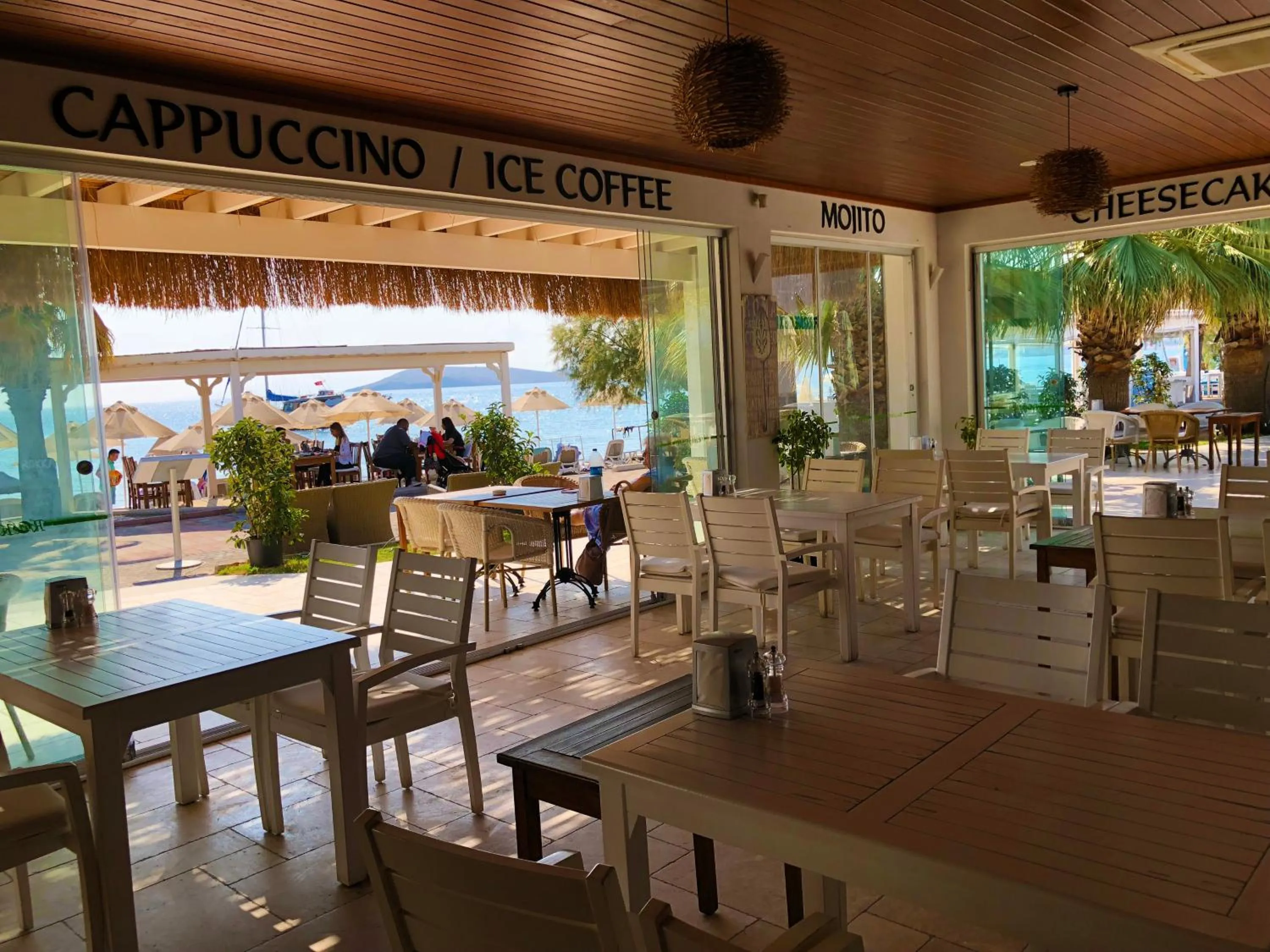 Restaurant/places to eat in Zest Exclusive Hotel & Spa