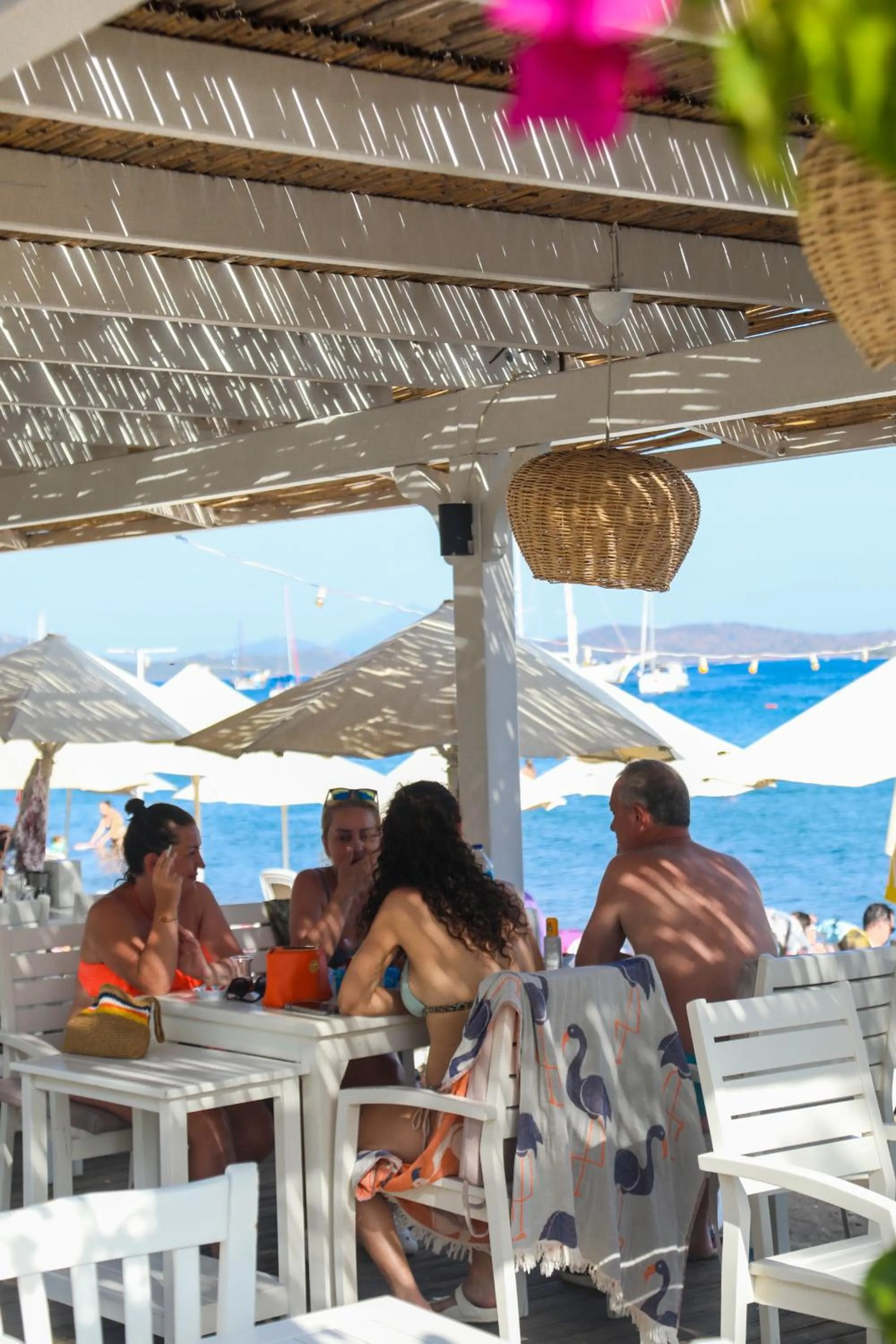 Restaurant/places to eat in Zest Exclusive Hotel & Spa