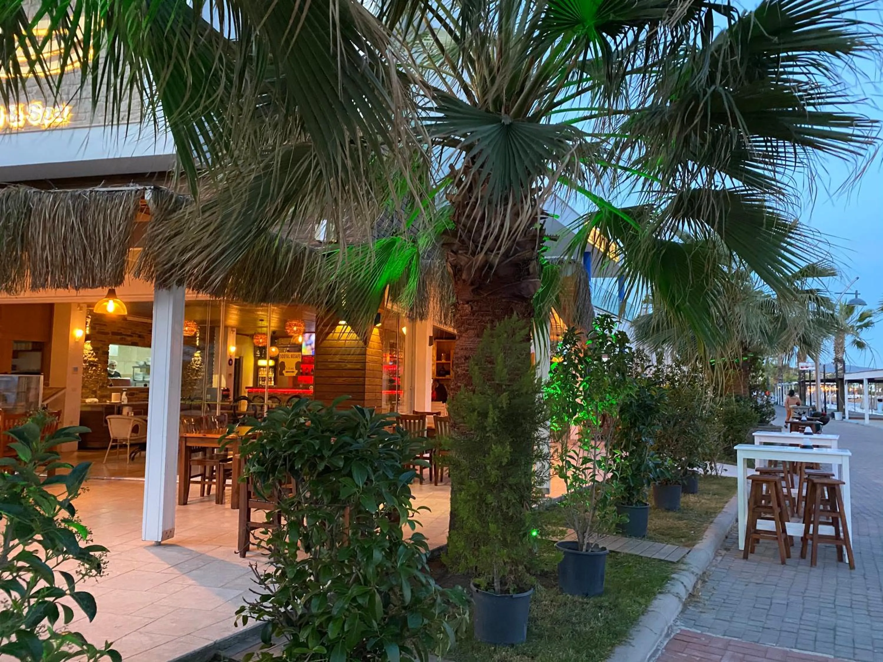 Restaurant/places to eat in Zest Exclusive Hotel & Spa