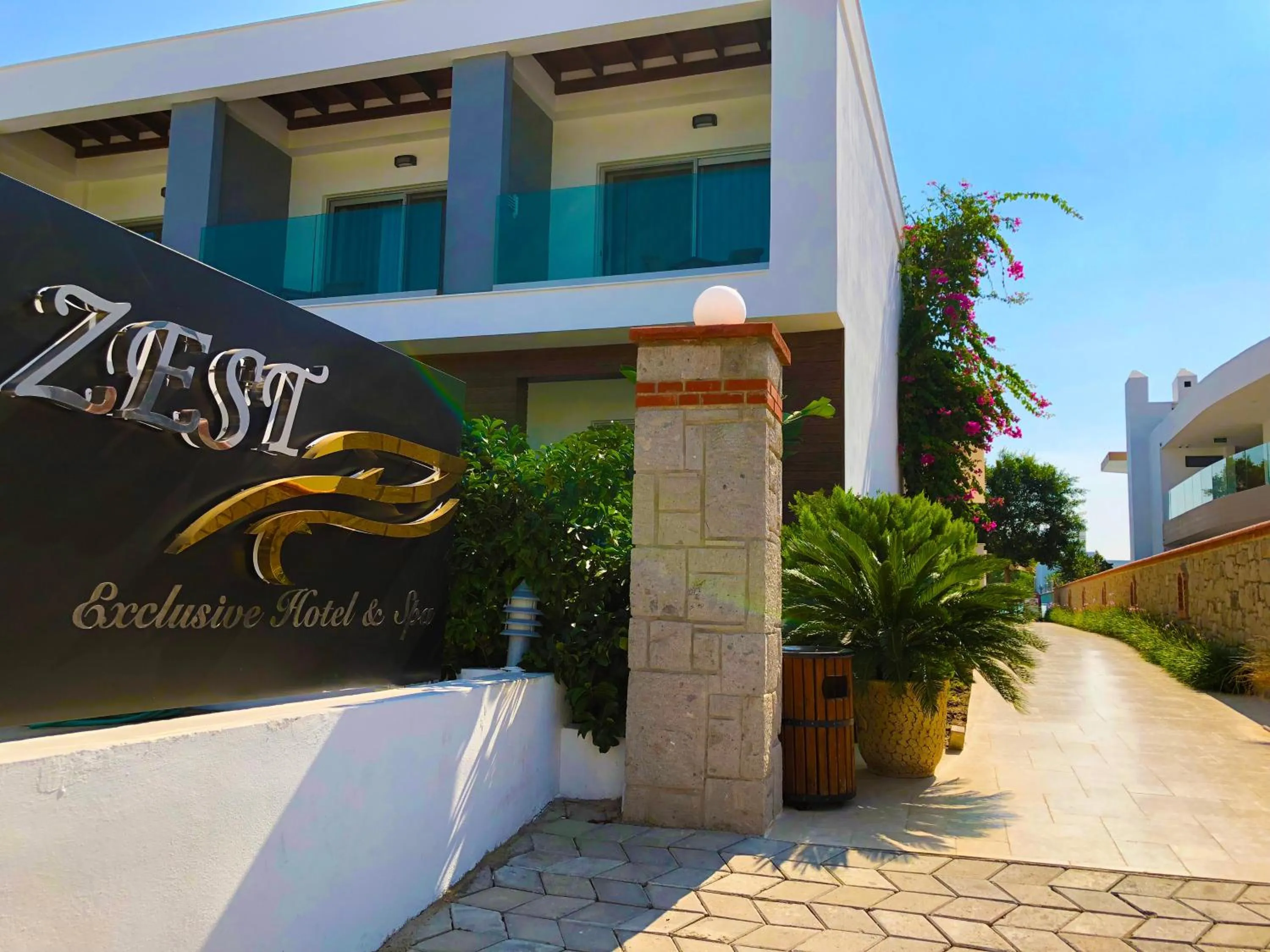Facade/entrance in Zest Exclusive Hotel & Spa