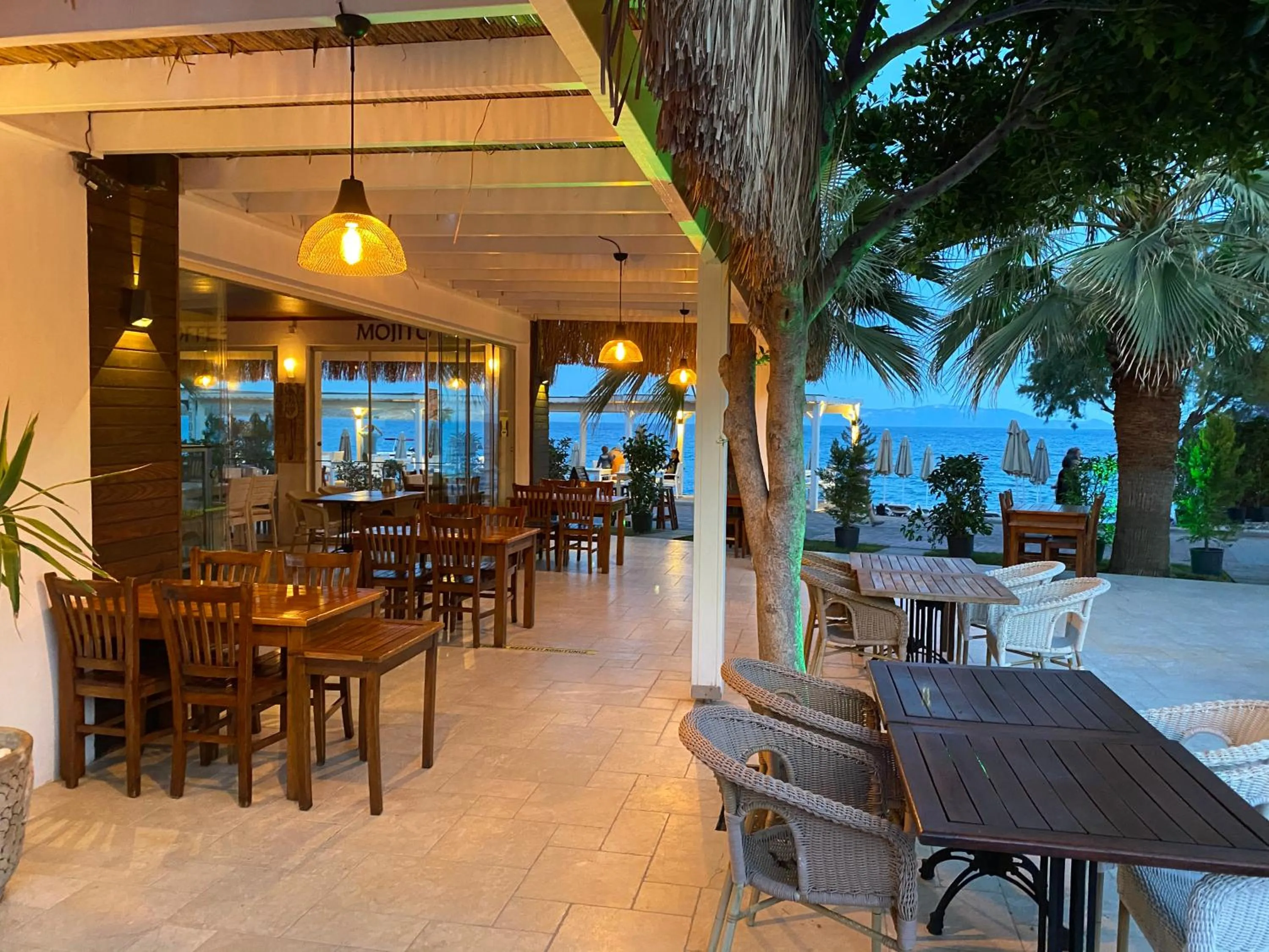 Restaurant/places to eat in Zest Exclusive Hotel & Spa