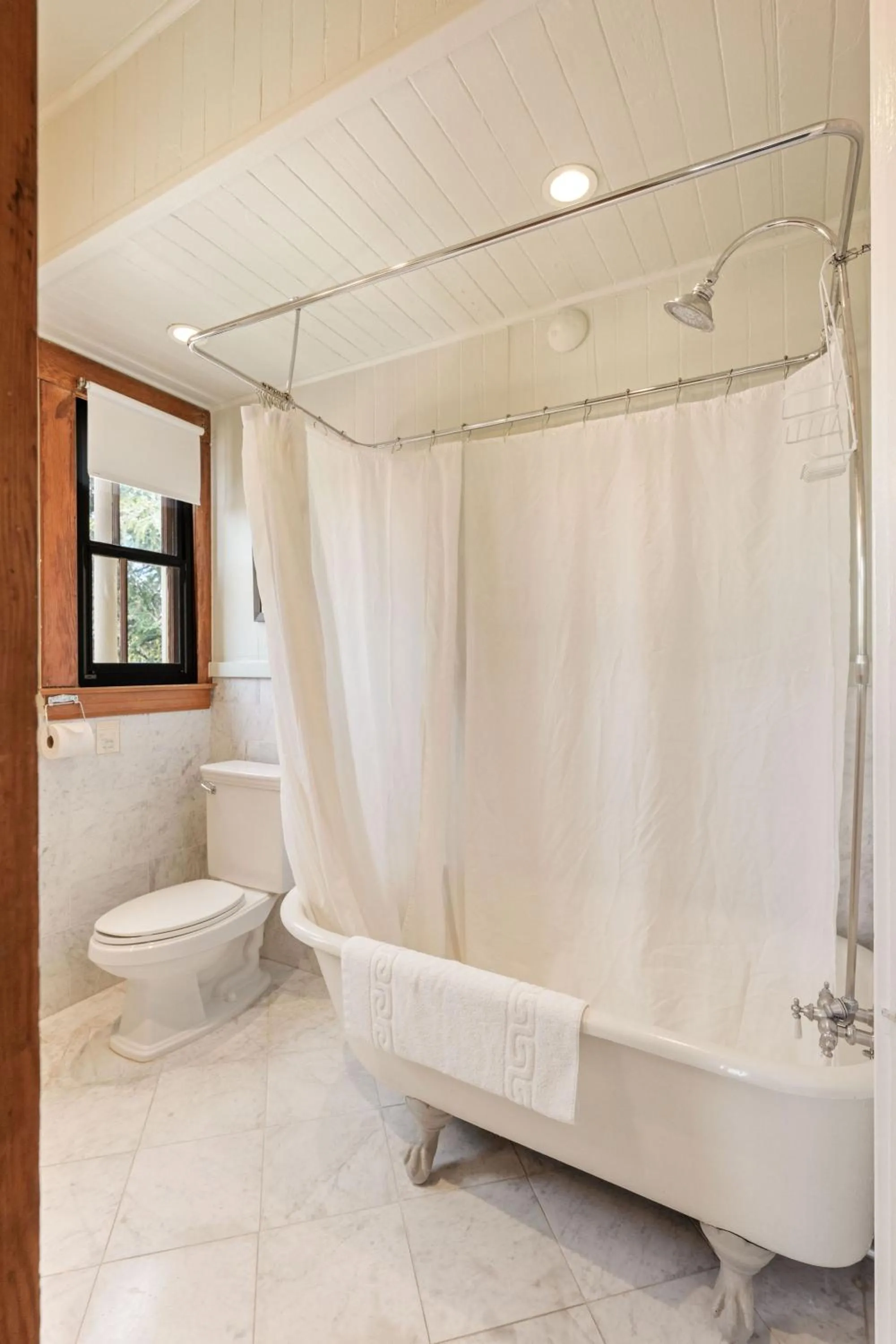 Bathroom in Sonoma Hotel