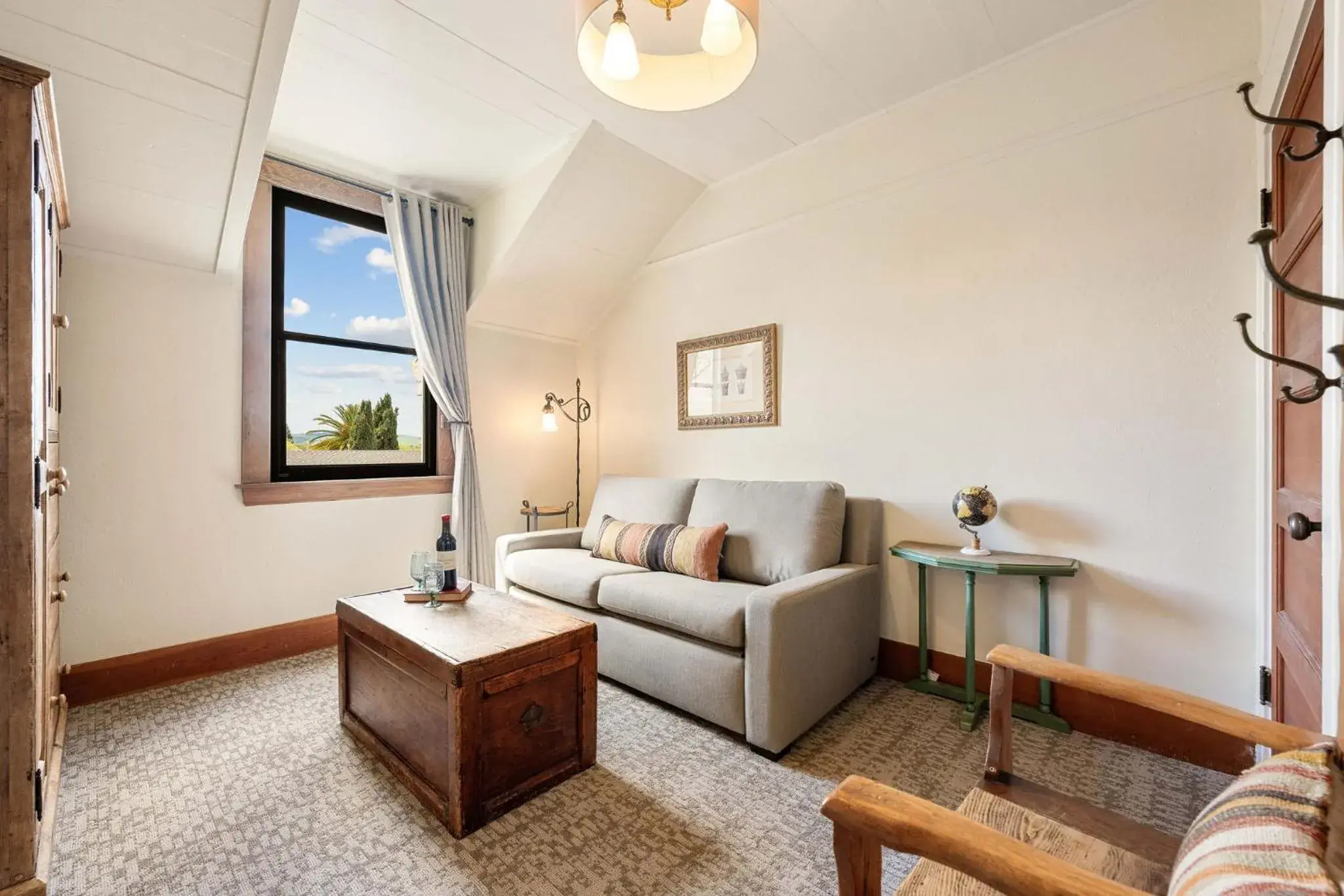 Superior Suite, Ensuite (Room 33) in Sonoma Hotel Superior Suite, Ensuite (Room 33) in Sonoma Hotel