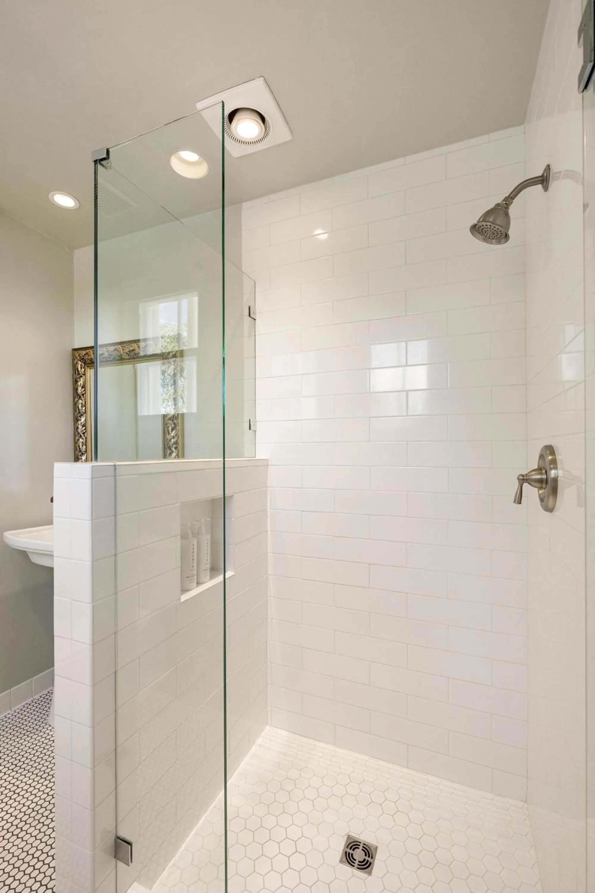 Shower in Sonoma Hotel