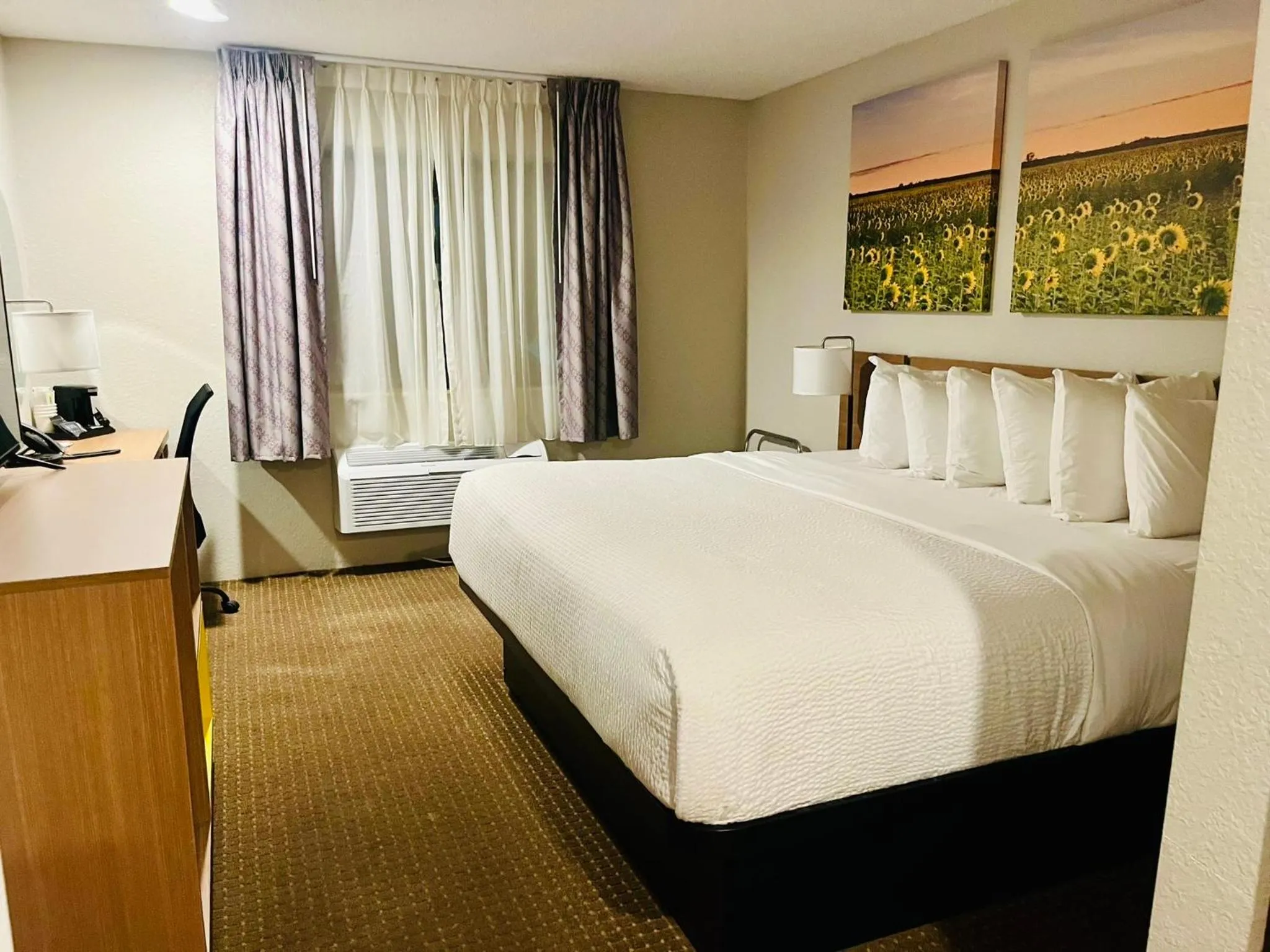 Bed in Days Inn by Wyndham Wall