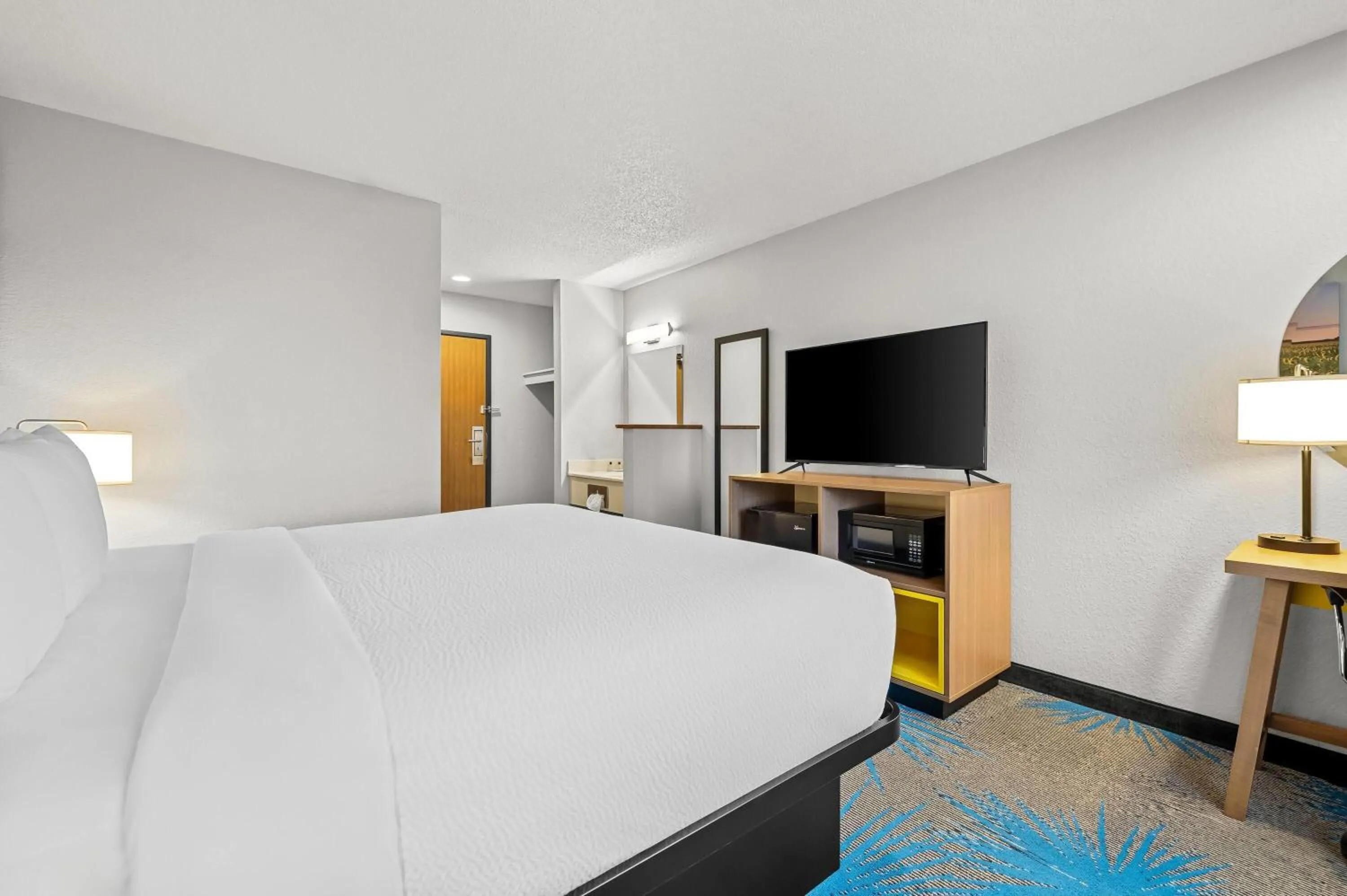 Bed in Days Inn by Wyndham Wall