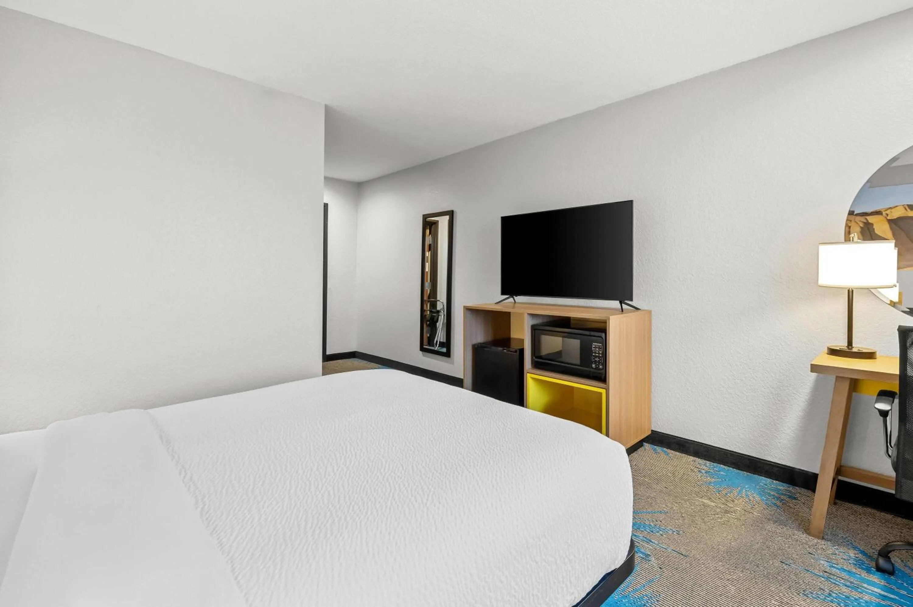 Bed in Days Inn by Wyndham Wall