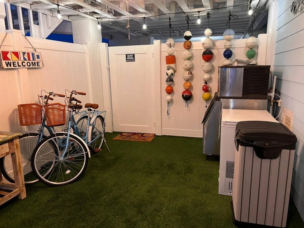 Facade/entrance in Casa Blue Pelican.