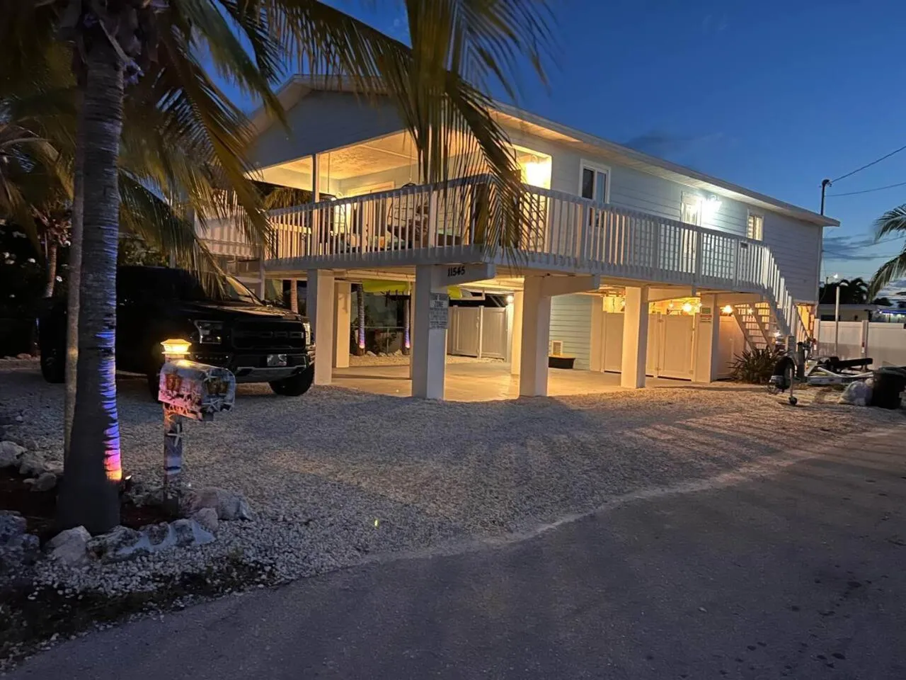 Property building in Casa Blue Pelican.