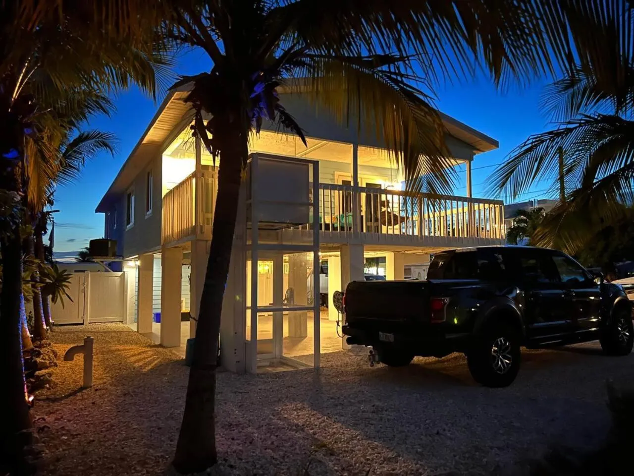 Property building in Casa Blue Pelican.