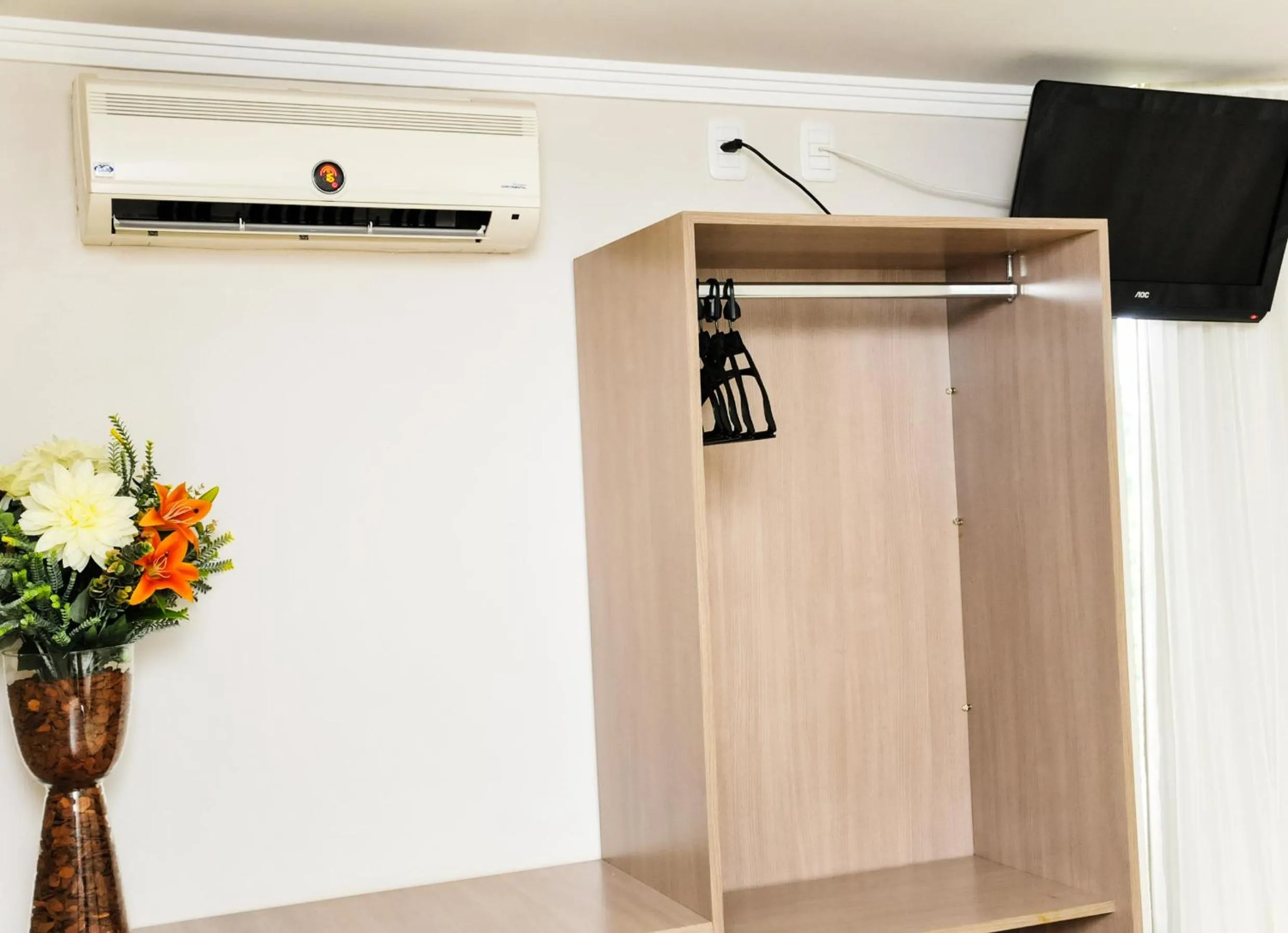 TV and multimedia in Vivendas Hotel