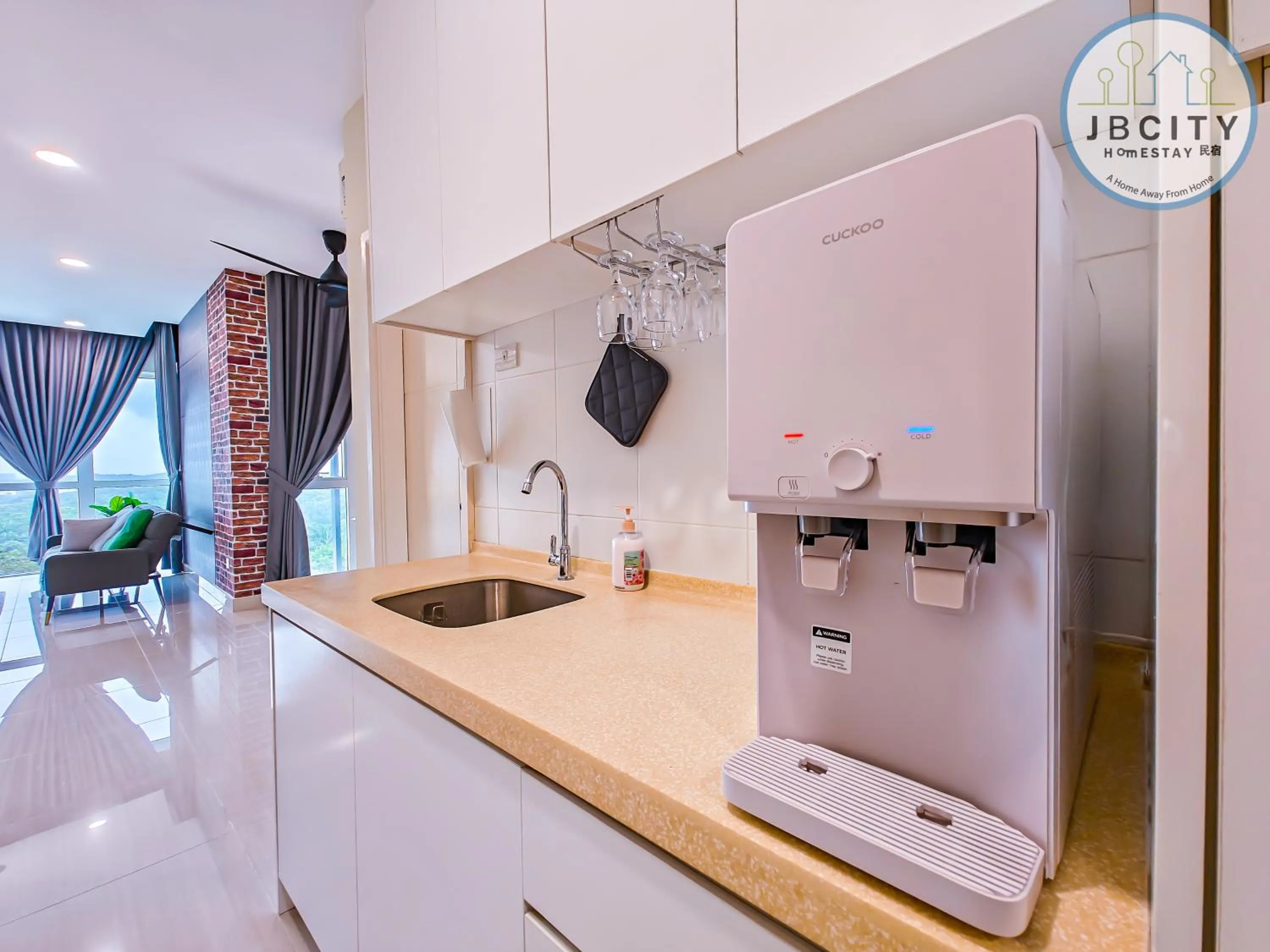 Kitchen or kitchenette in Medini Signature Suites by RR JBcity