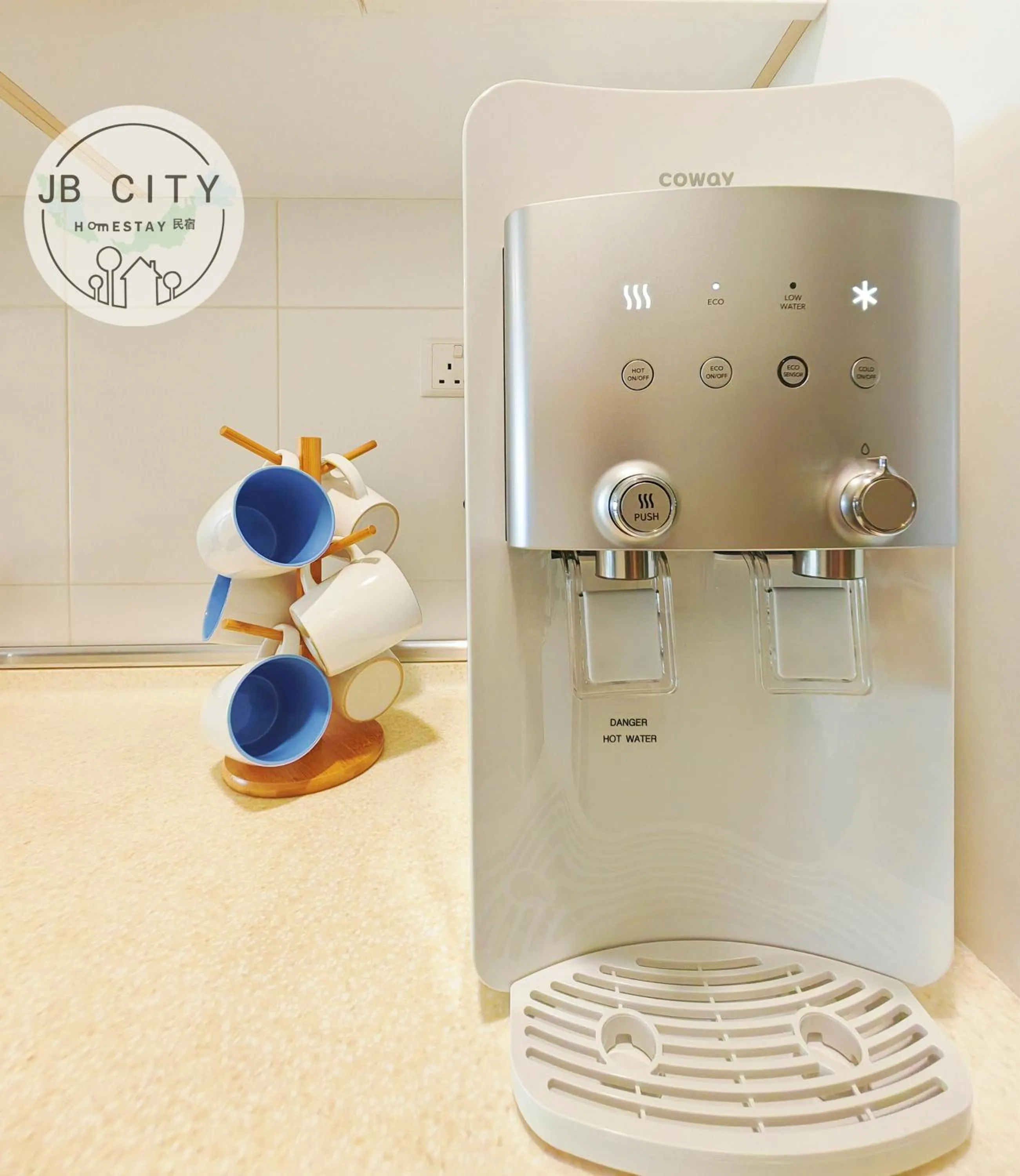 Kitchen or kitchenette in Medini Signature Suites by RR JBcity