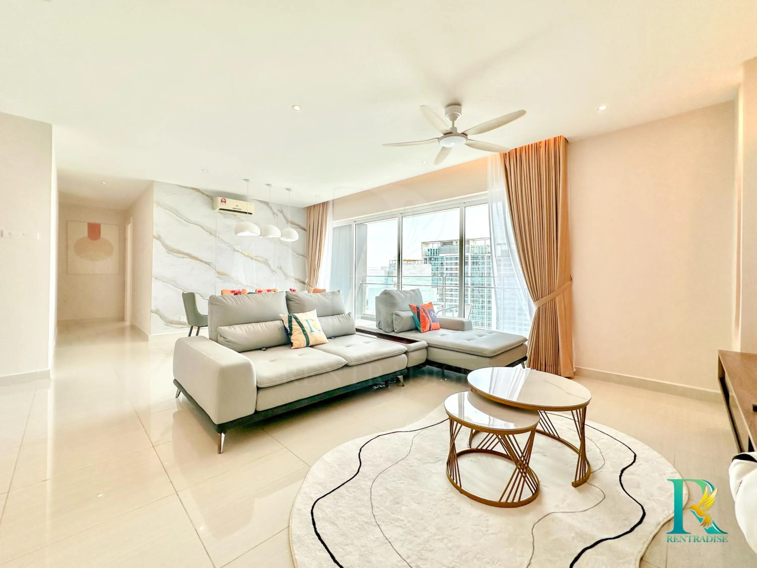 Living room, Bed in Medini Signature Suites by RR JBcity