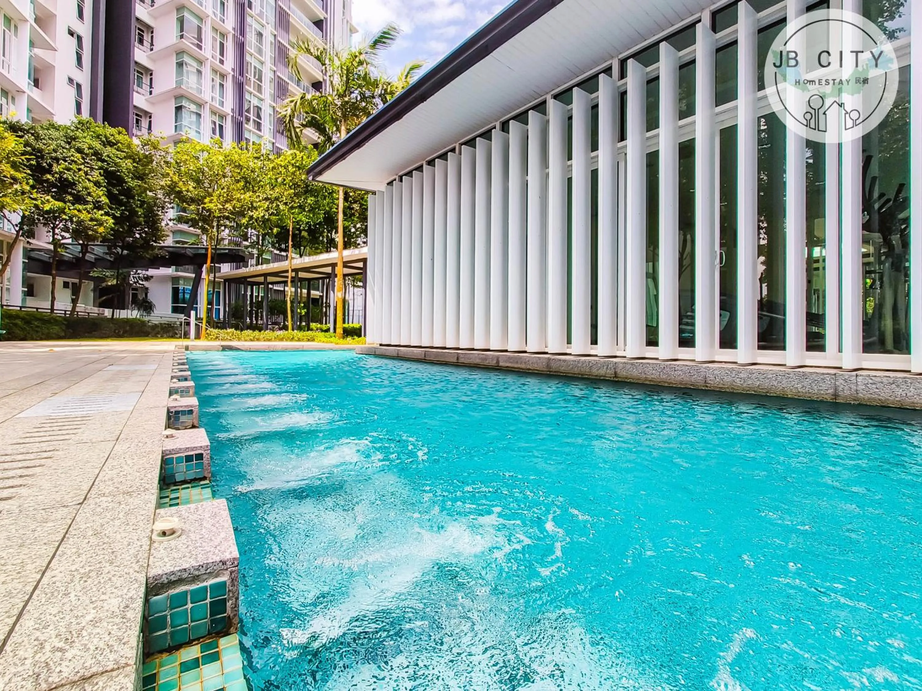Swimming pool in Medini Signature Suites by RR JBcity