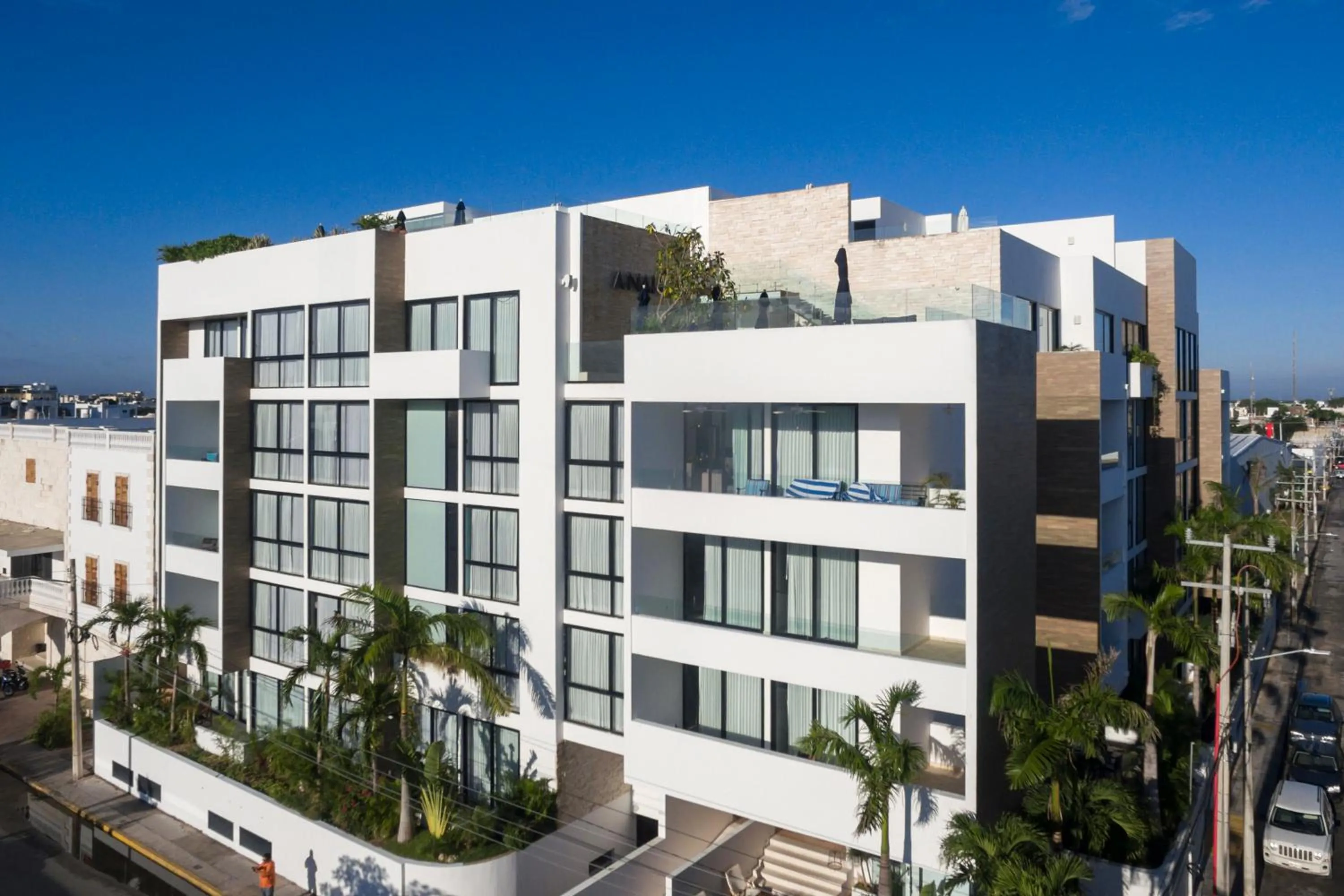 Facade/entrance in Anah Suites