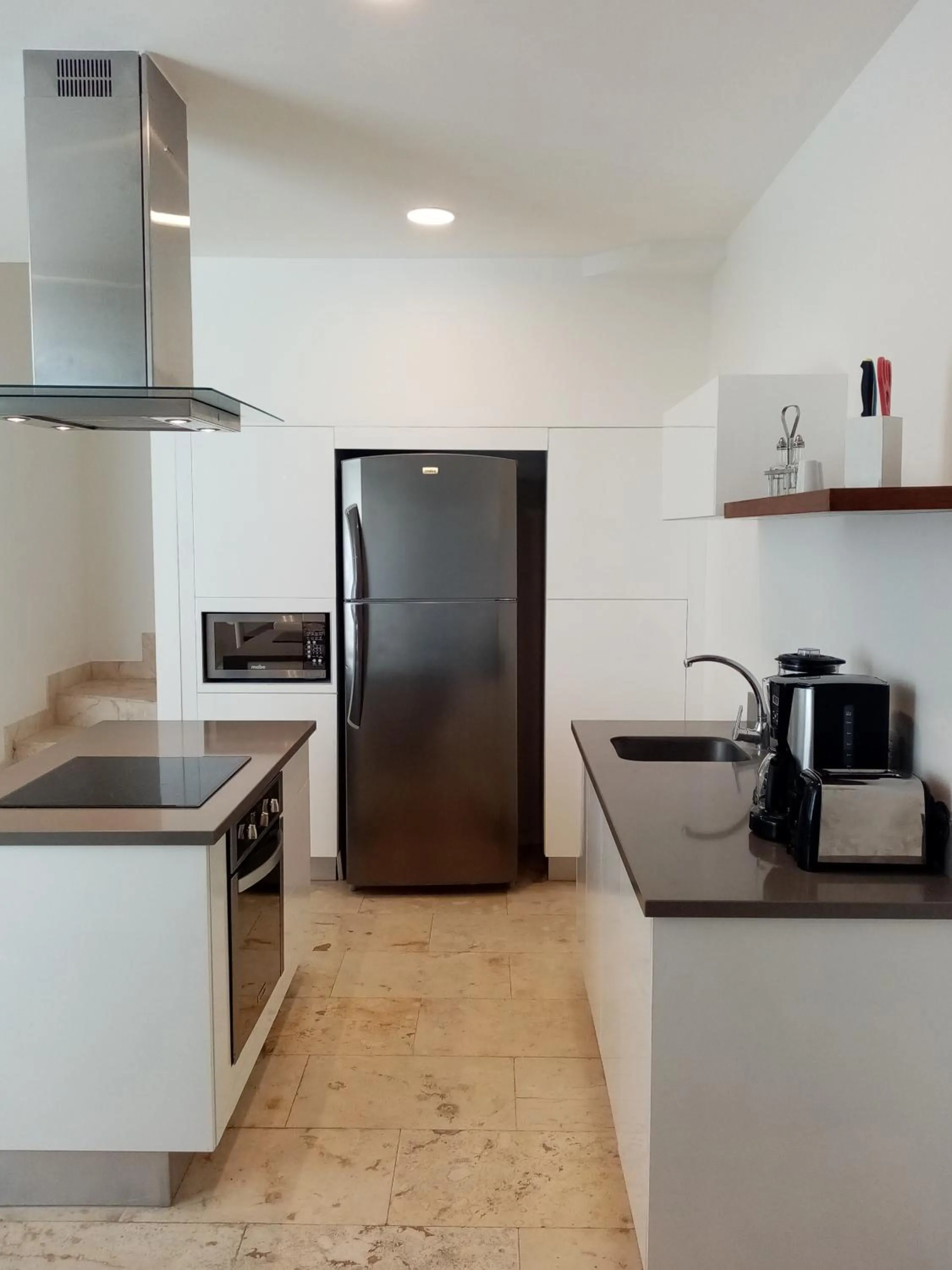 Coffee/tea facilities in Anah Suites