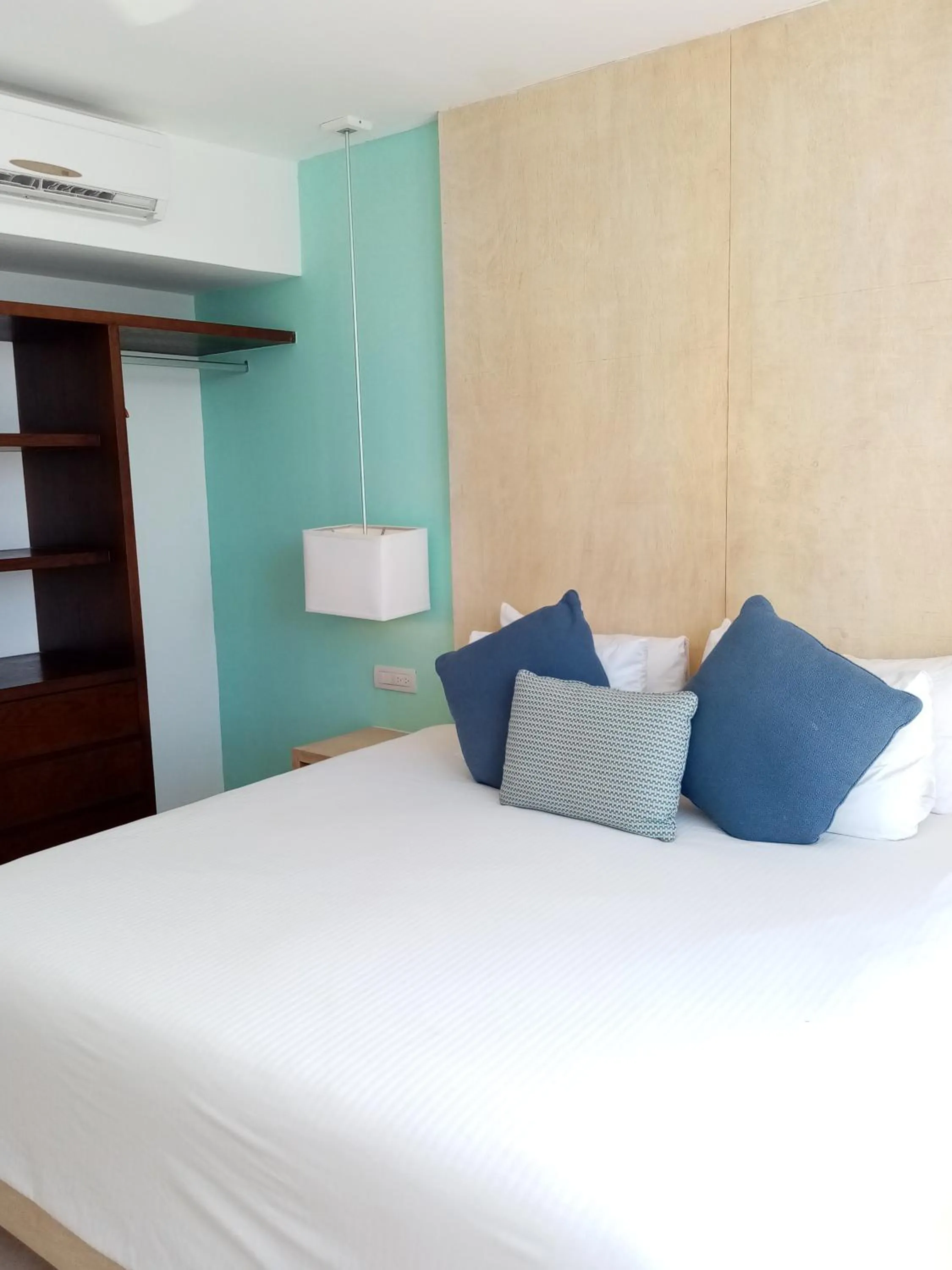 Bedroom, Bed in Anah Suites