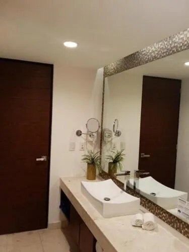 Bathroom in Anah Suites