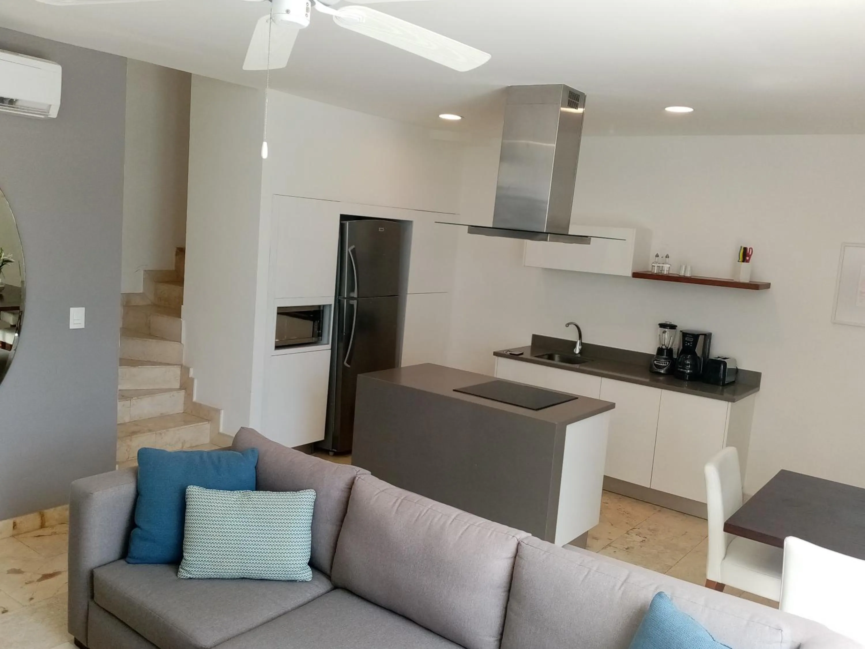 Kitchen or kitchenette in Anah Suites