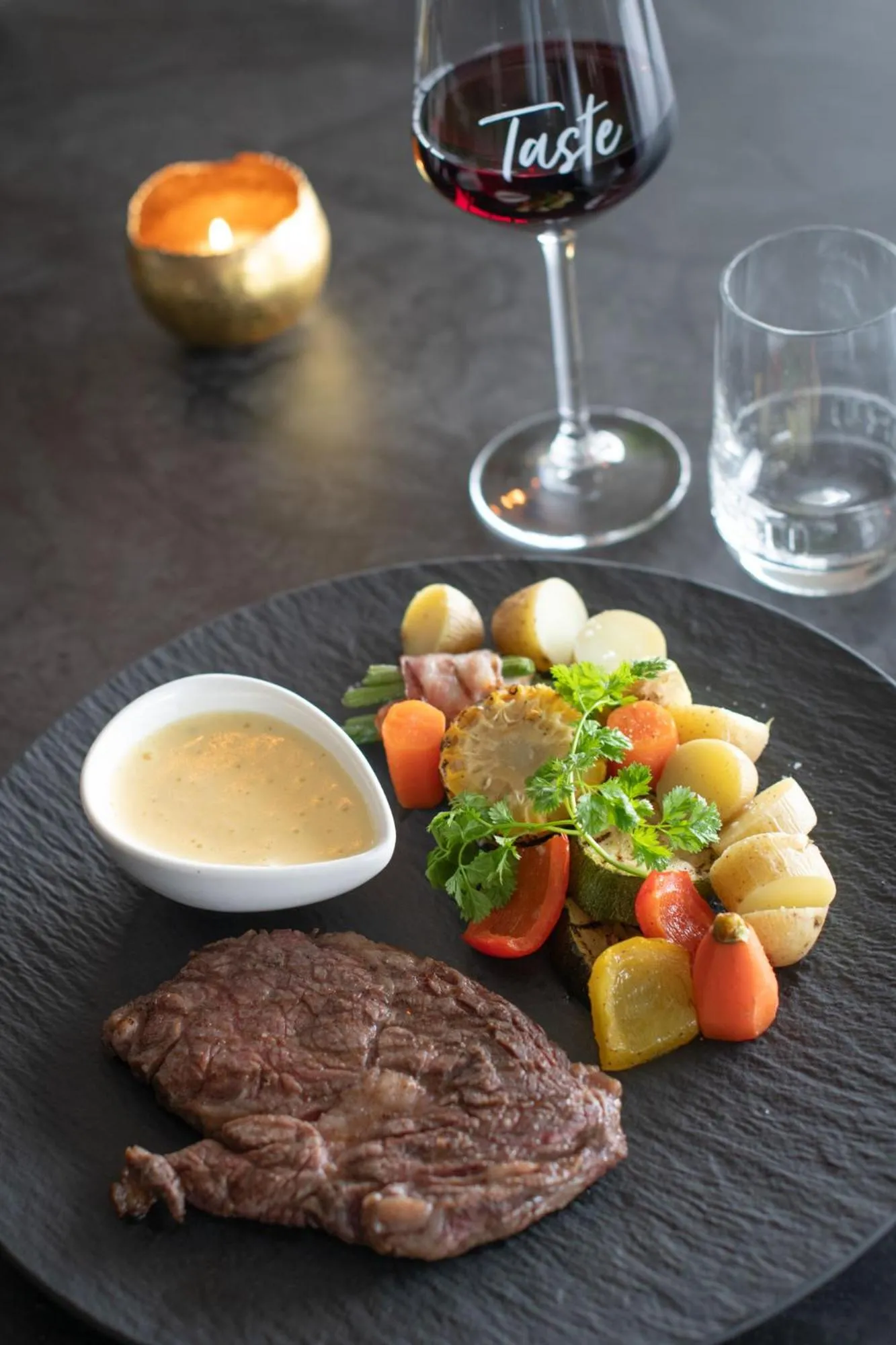 Restaurant/places to eat in Churchill hotel Terneuzen