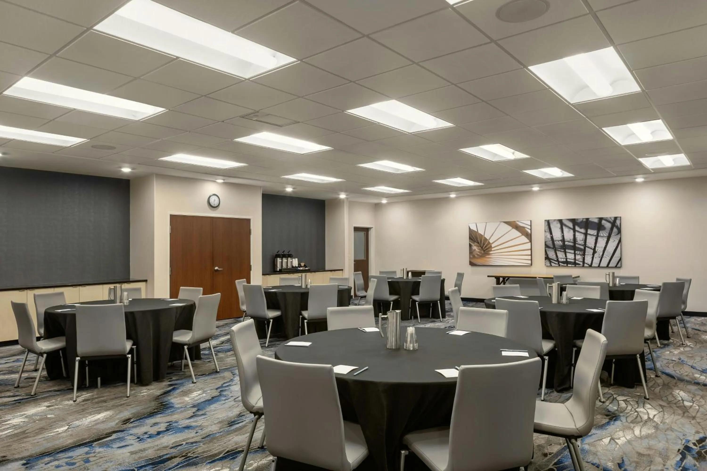 Meeting/conference room in Fairfield Inn & Suites by Marriott St. Paul Northeast