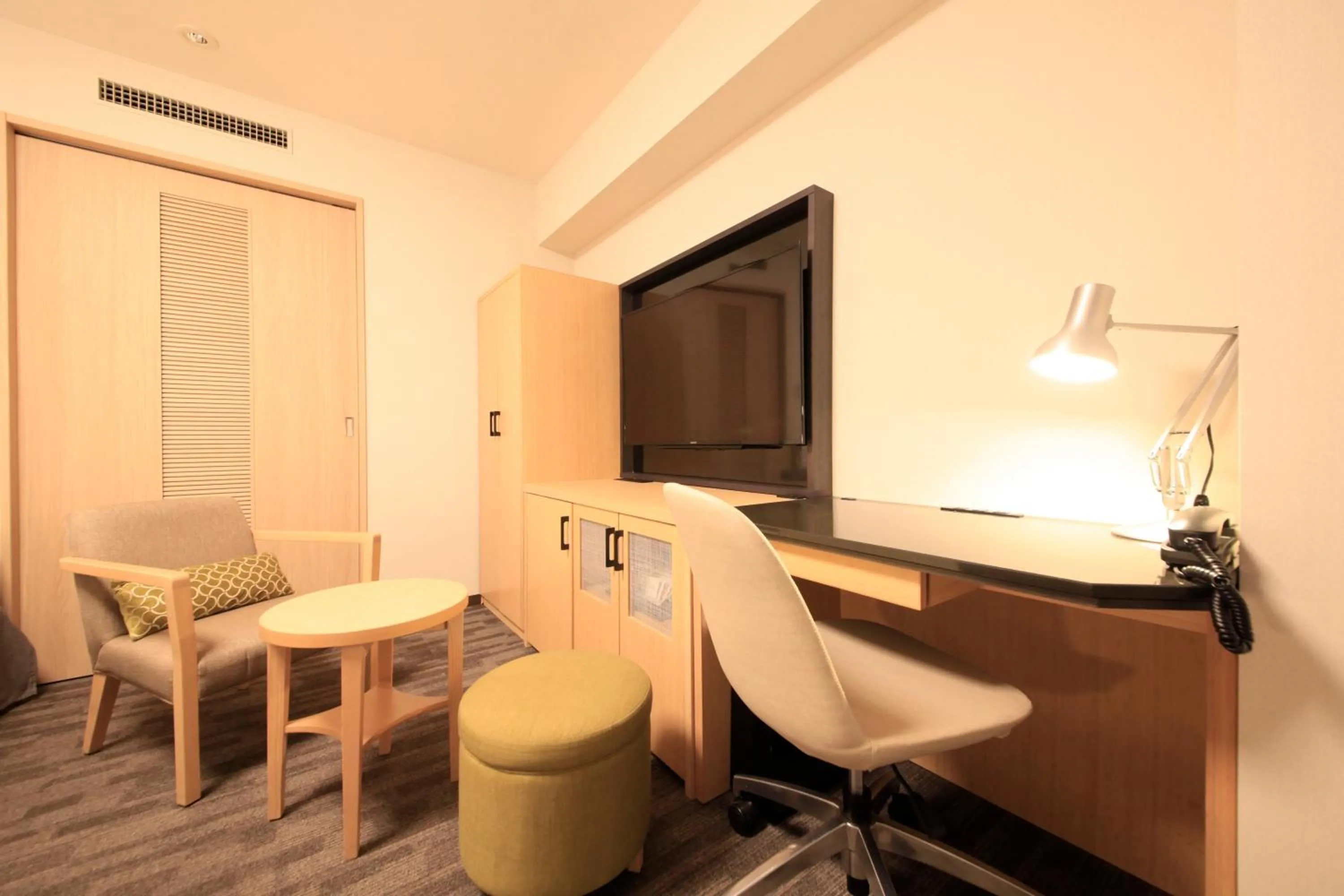 Photo of the whole room in Richmond Hotel Tokyo Suidobashi