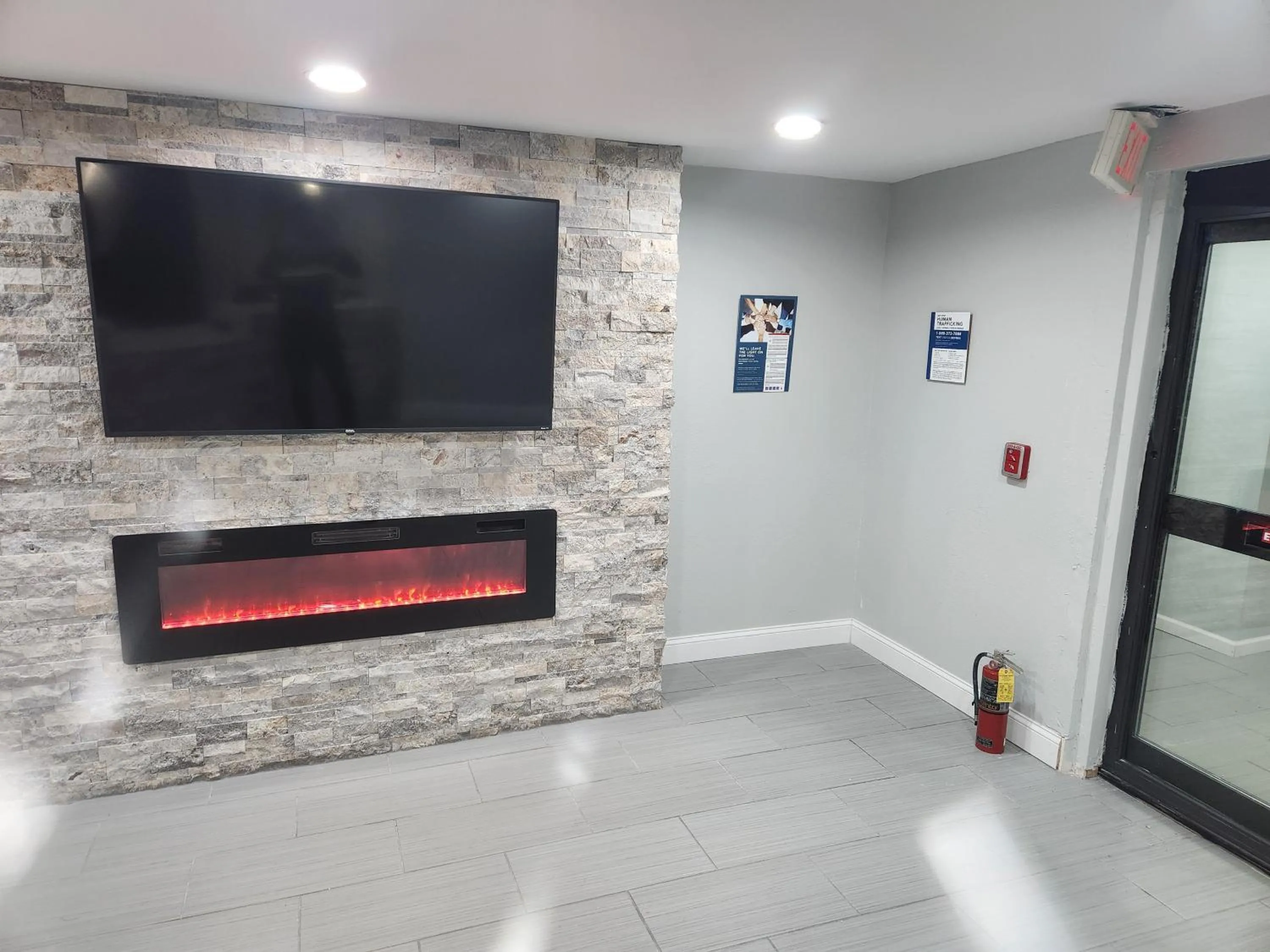 TV and multimedia in Motel 6 Williamstown, WV