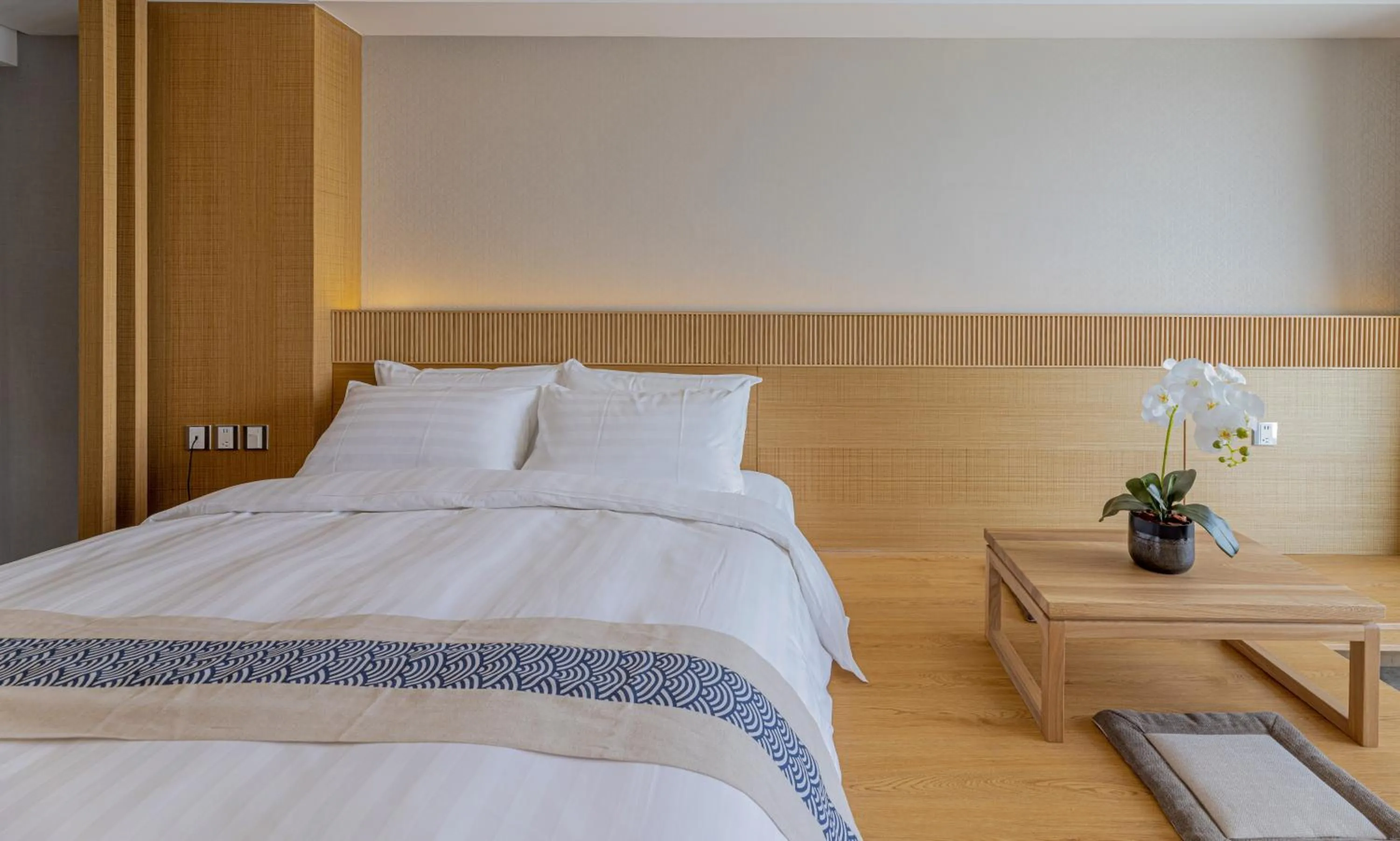 Property building, Bed in Sun Moon Lake Apollo Resort Hotel