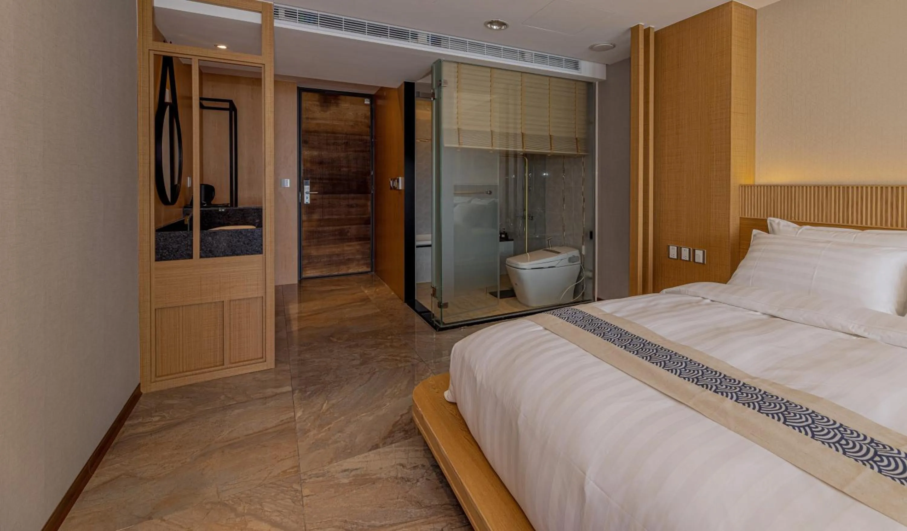 Shower, Bed in Sun Moon Lake Apollo Resort Hotel