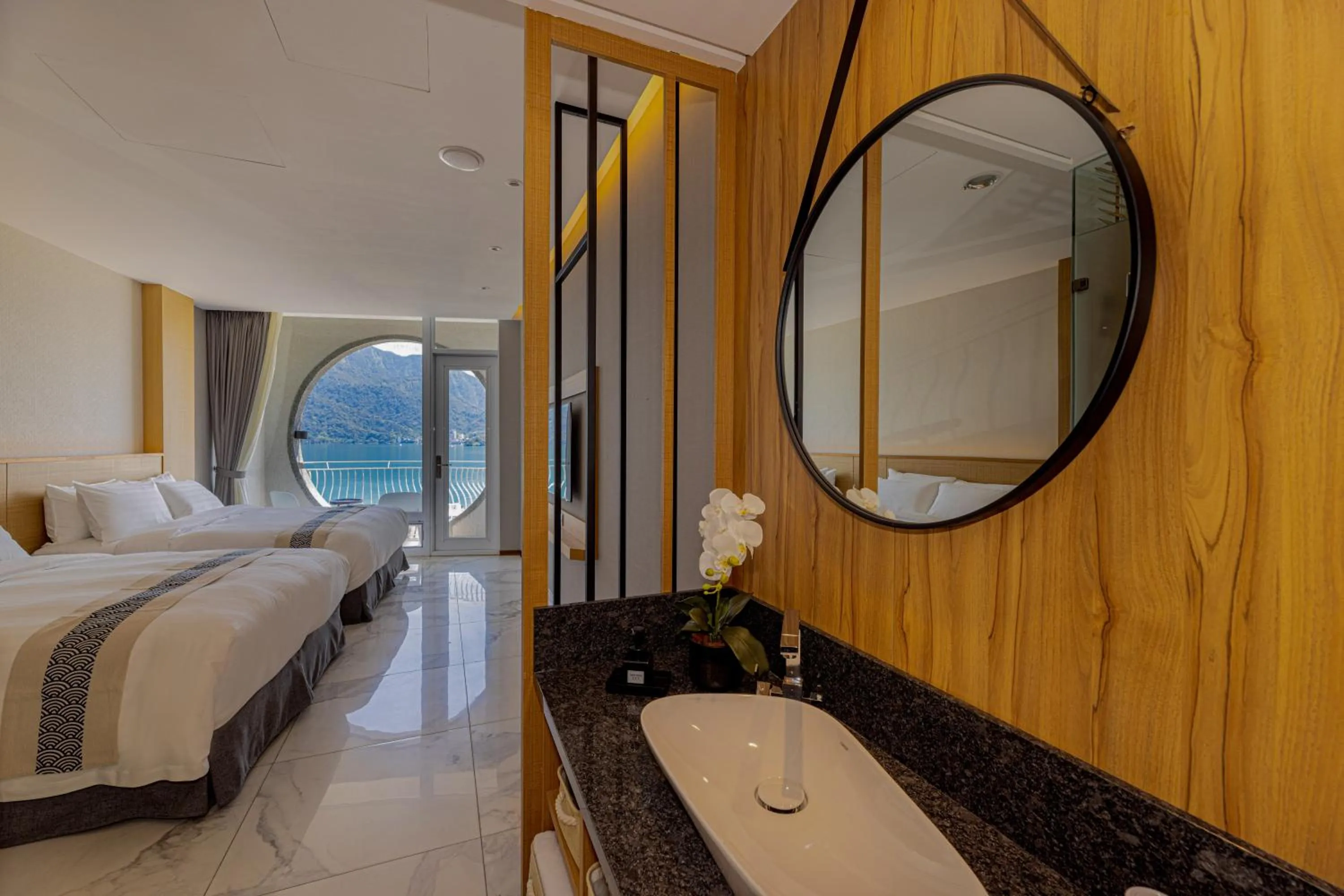 Bed in Sun Moon Lake Apollo Resort Hotel