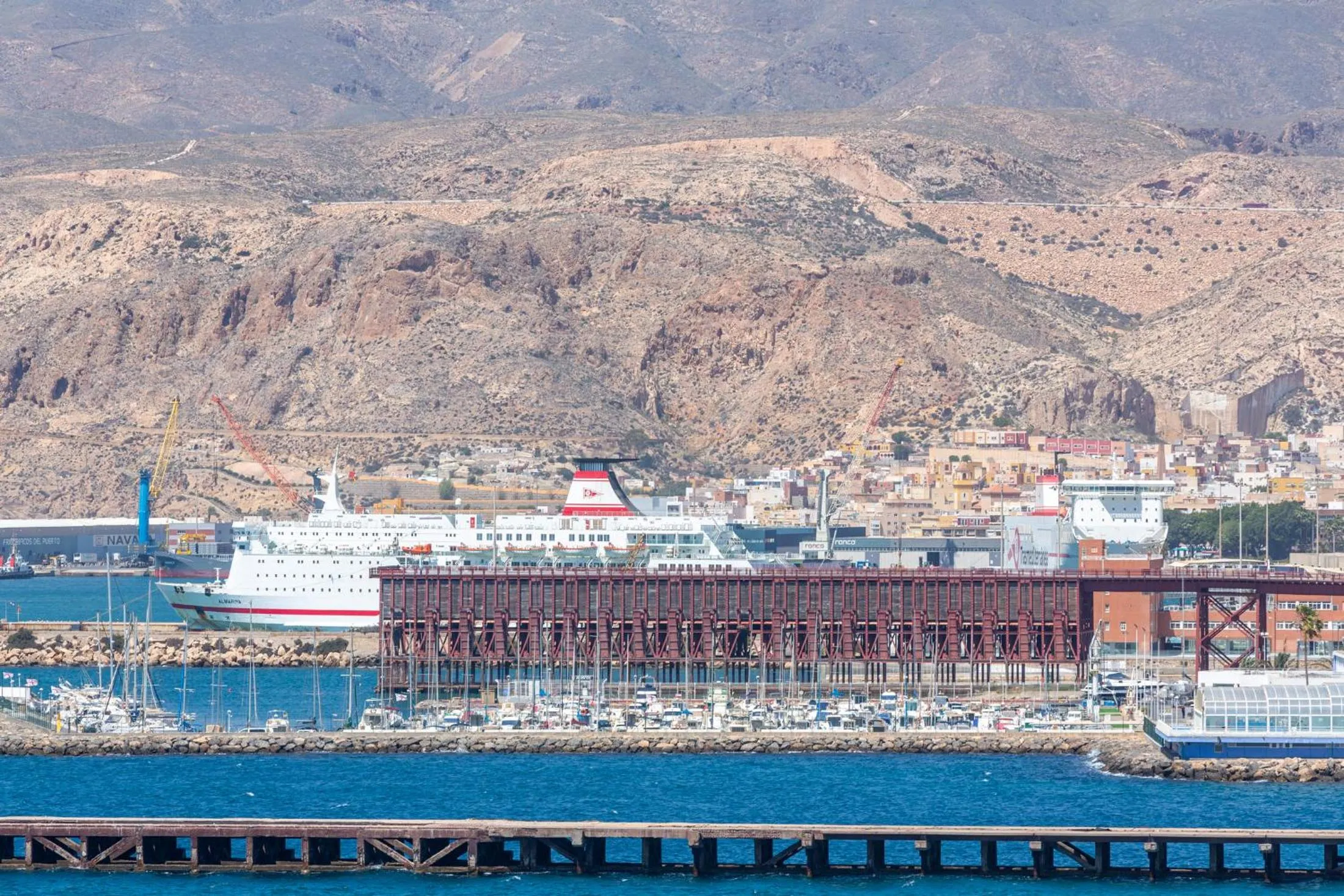 Ático con garaje en 1º línea de playa Almería