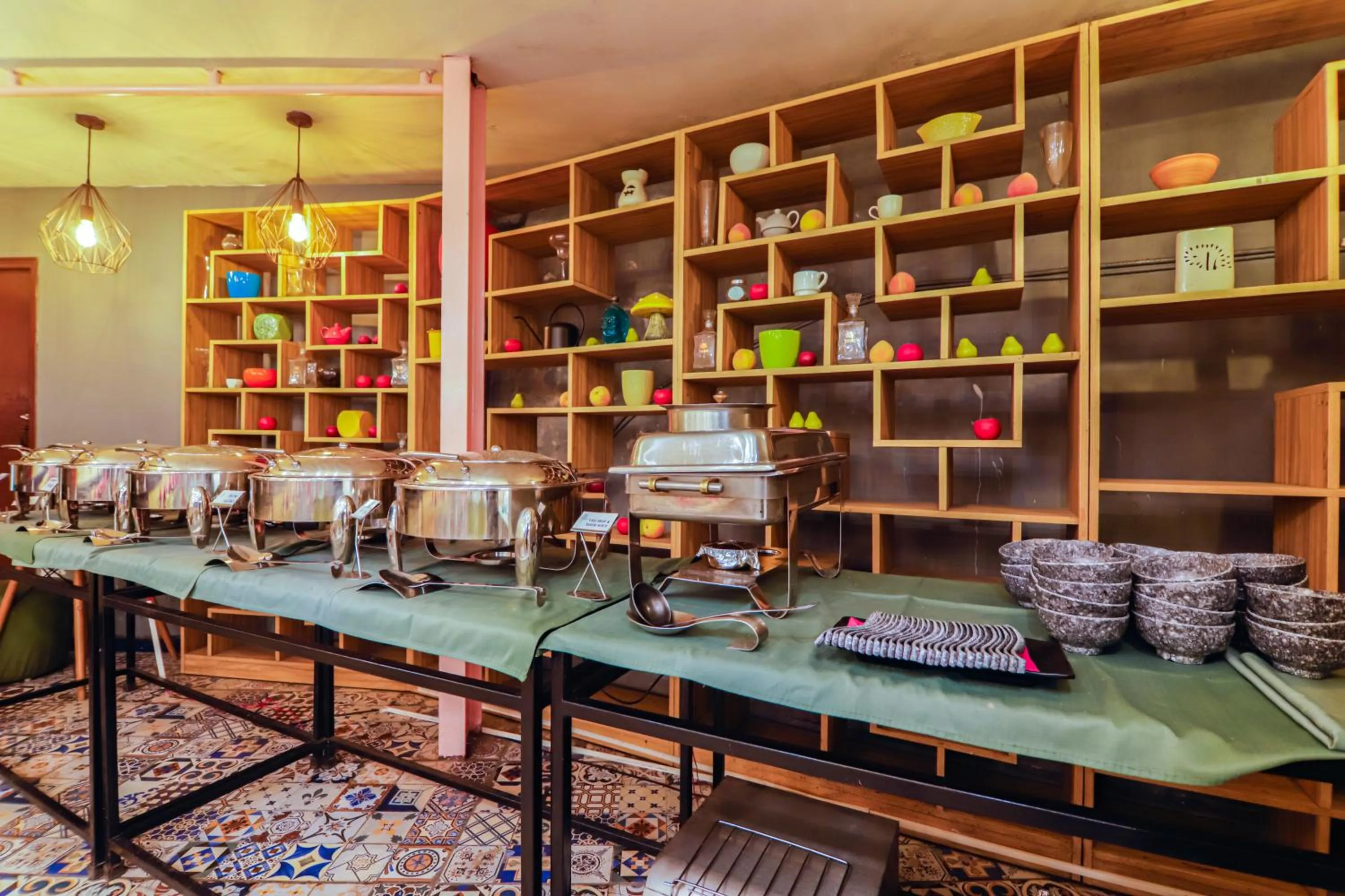 Restaurant/places to eat in Green N Breeze Resorts Mussoorie