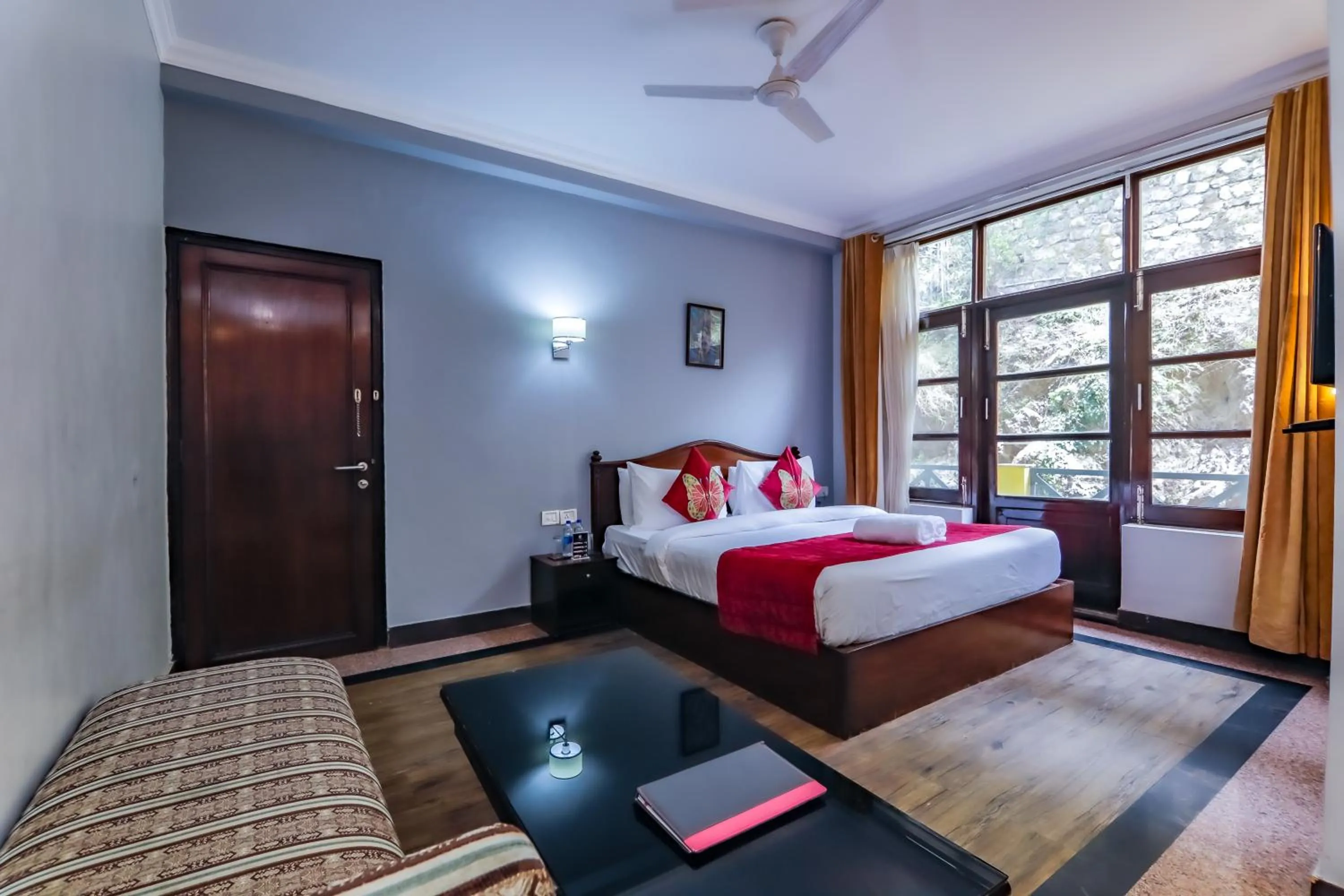 Bed in Green N Breeze Resorts Mussoorie