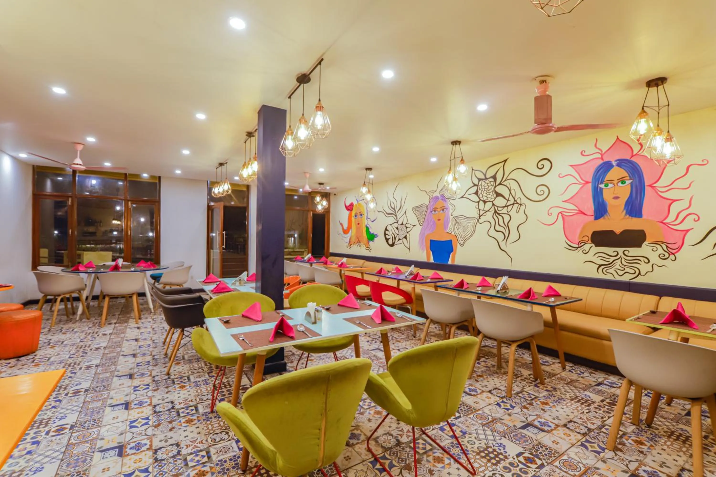 Restaurant/places to eat in Green N Breeze Resorts Mussoorie