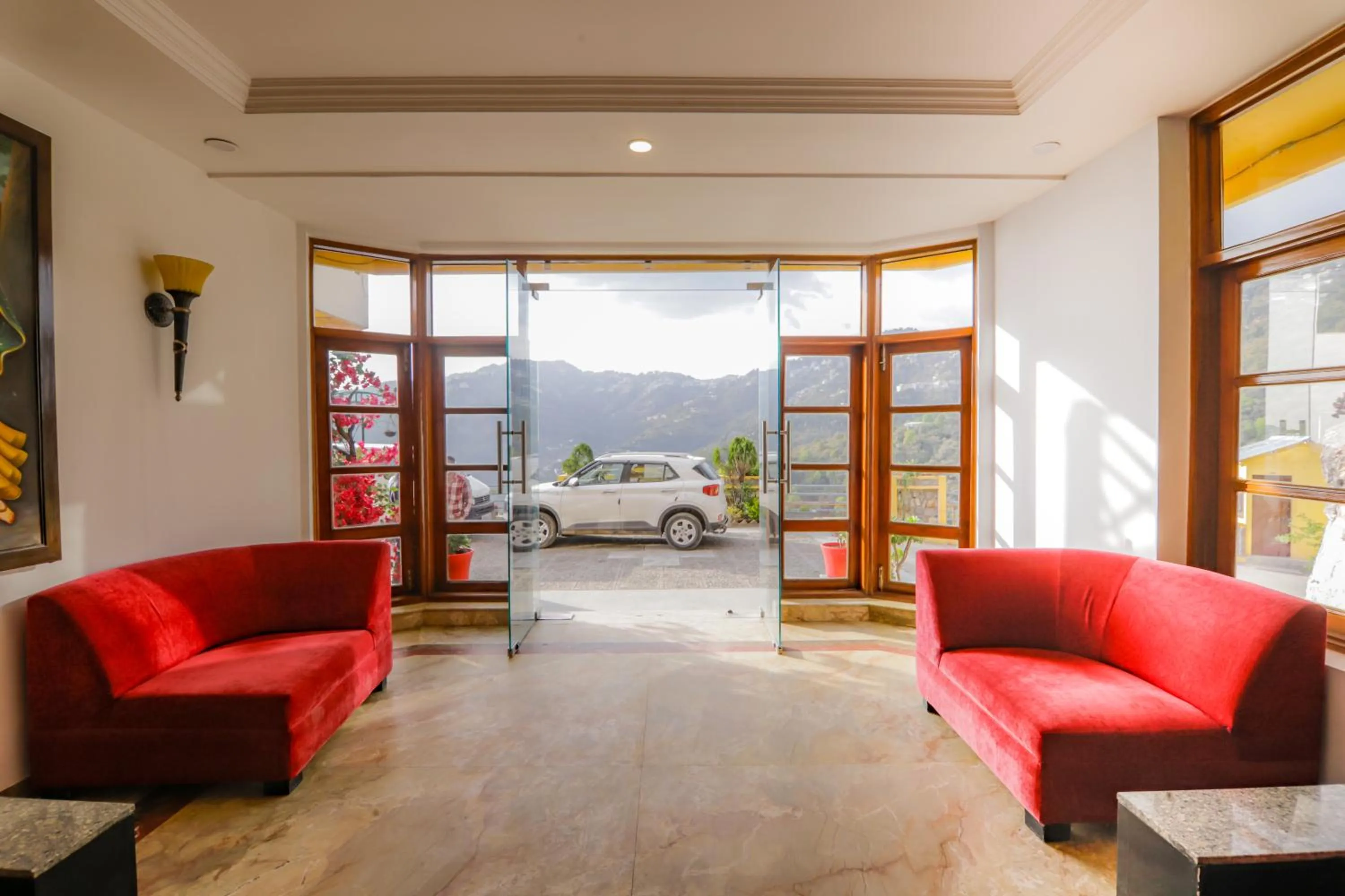 Seating area in Green N Breeze Resorts Mussoorie