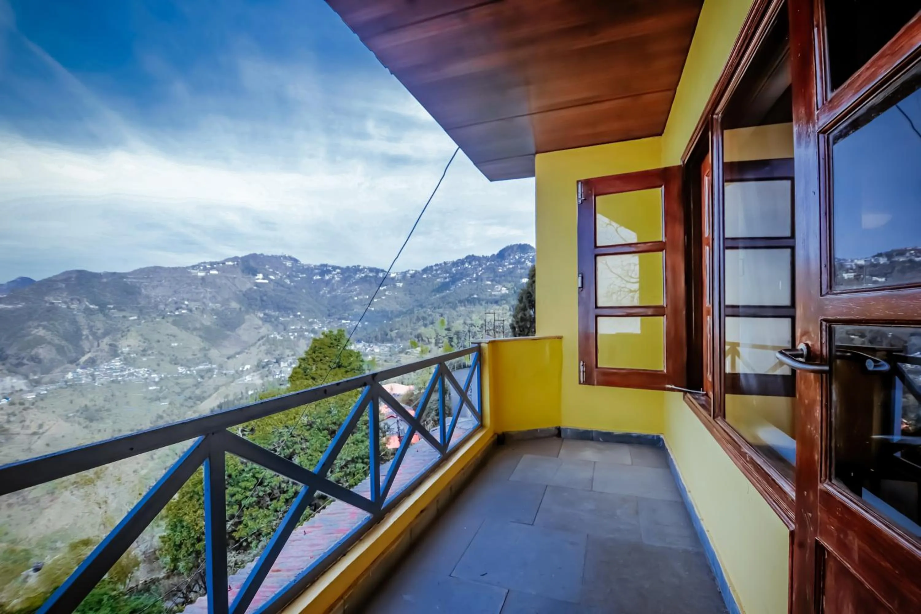 Balcony/Terrace in Green N Breeze Resorts Mussoorie