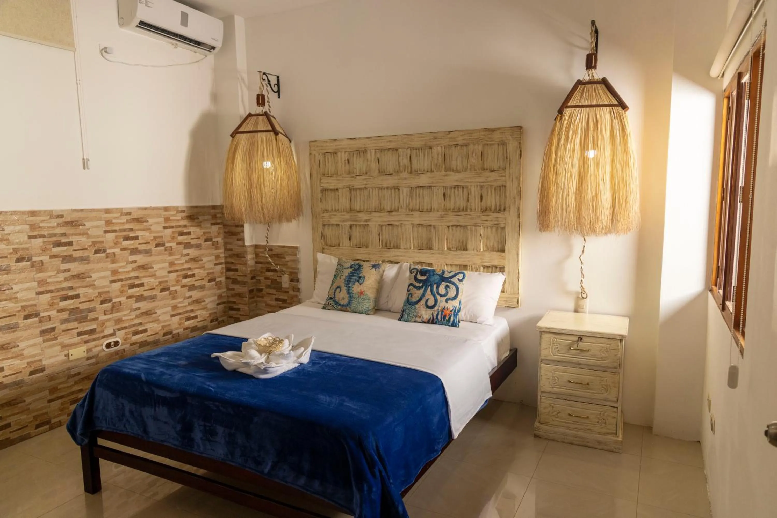 Photo of the whole room, Bed in Hotel Galapagos Planet