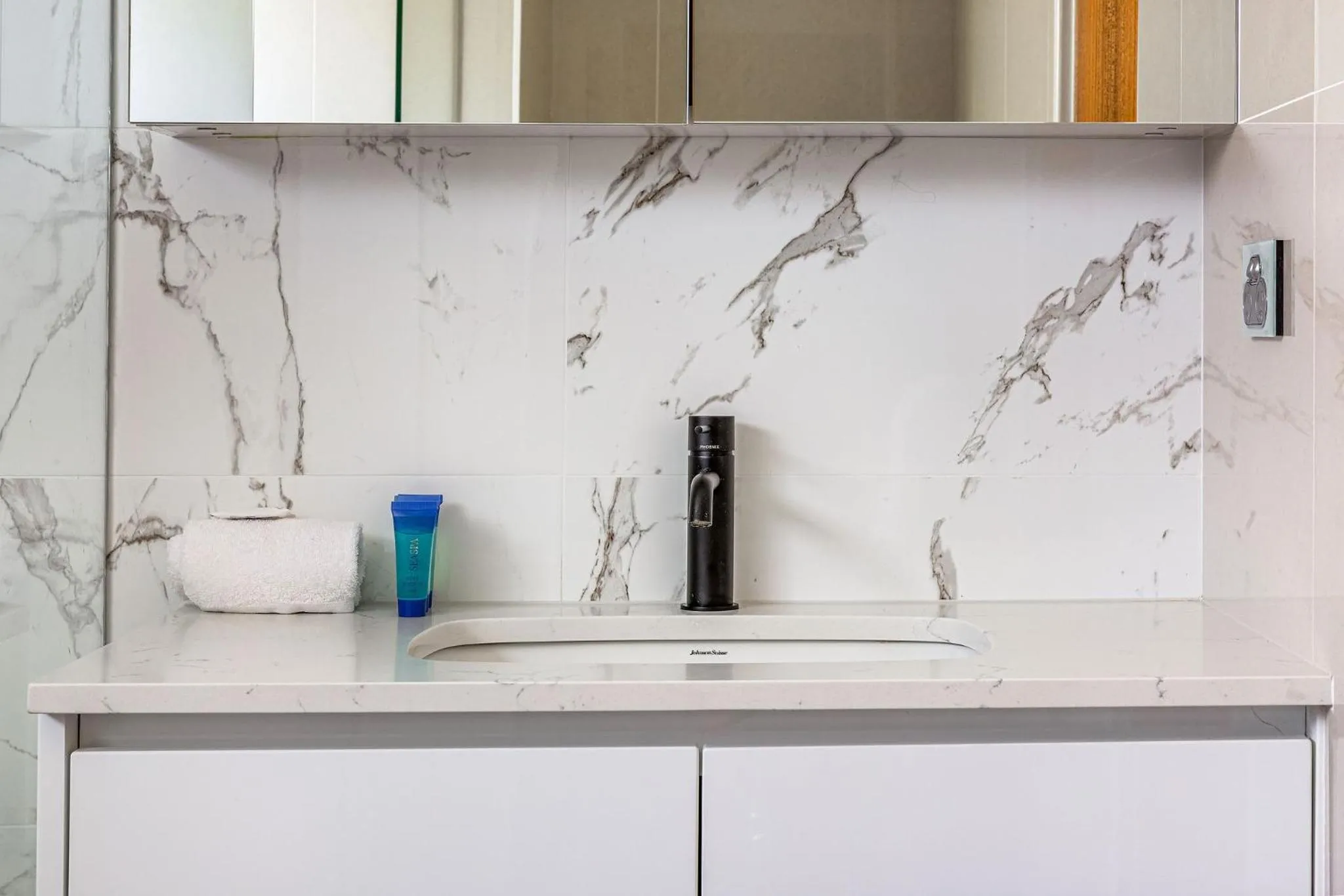 Canal Rocks Beachfront Apartments