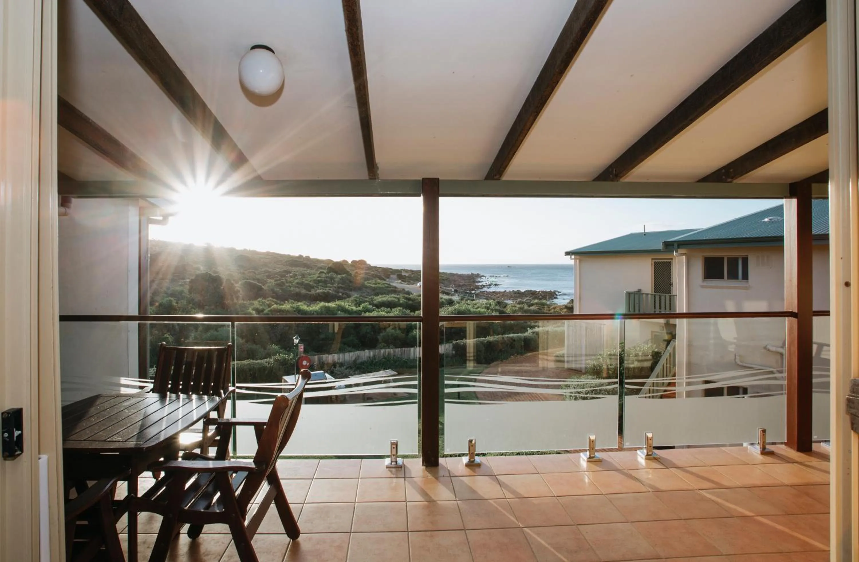 Canal Rocks Beachfront Apartments