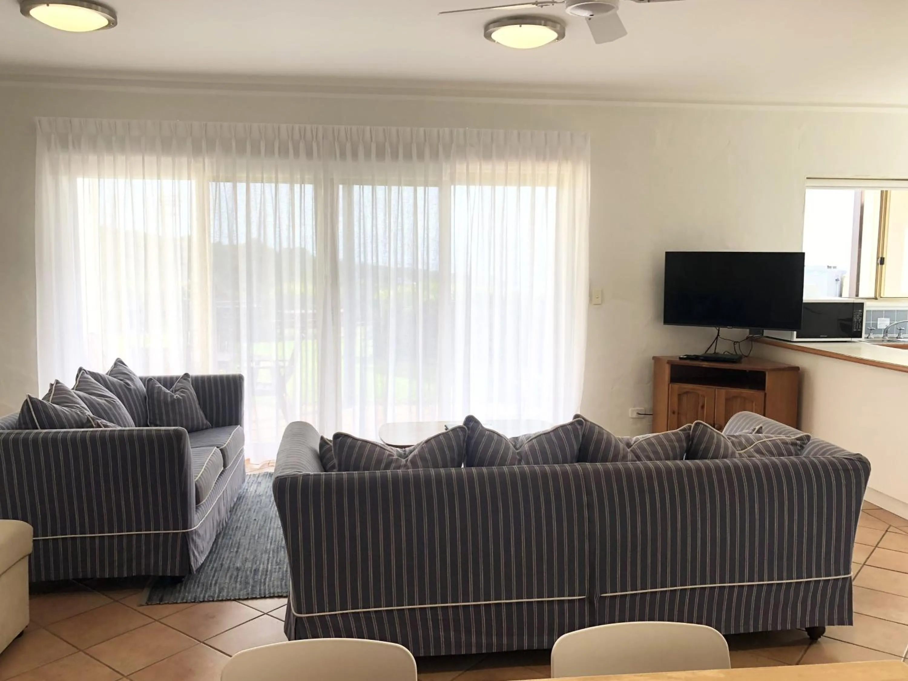 Canal Rocks Beachfront Apartments