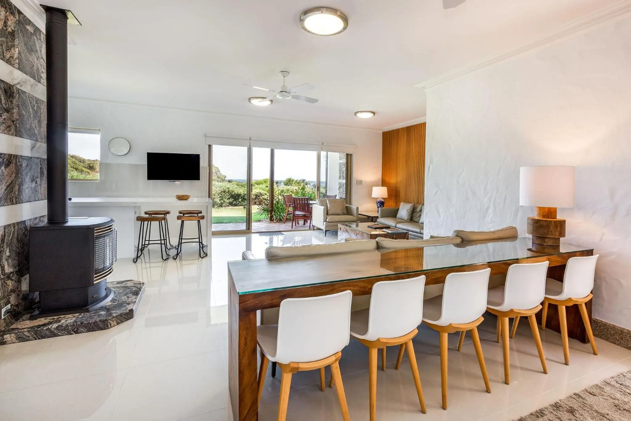 Canal Rocks Beachfront Apartments