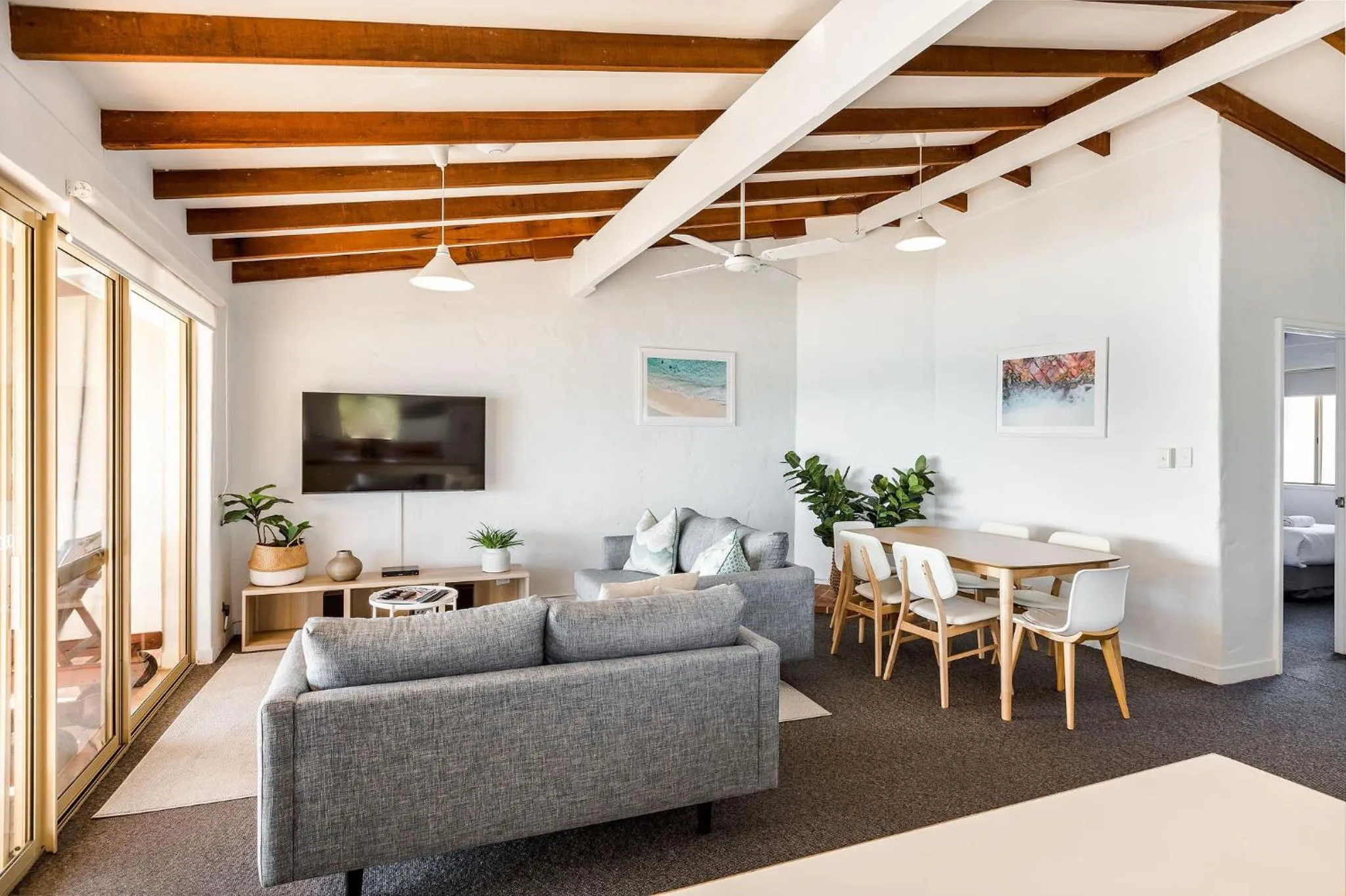 Canal Rocks Beachfront Apartments