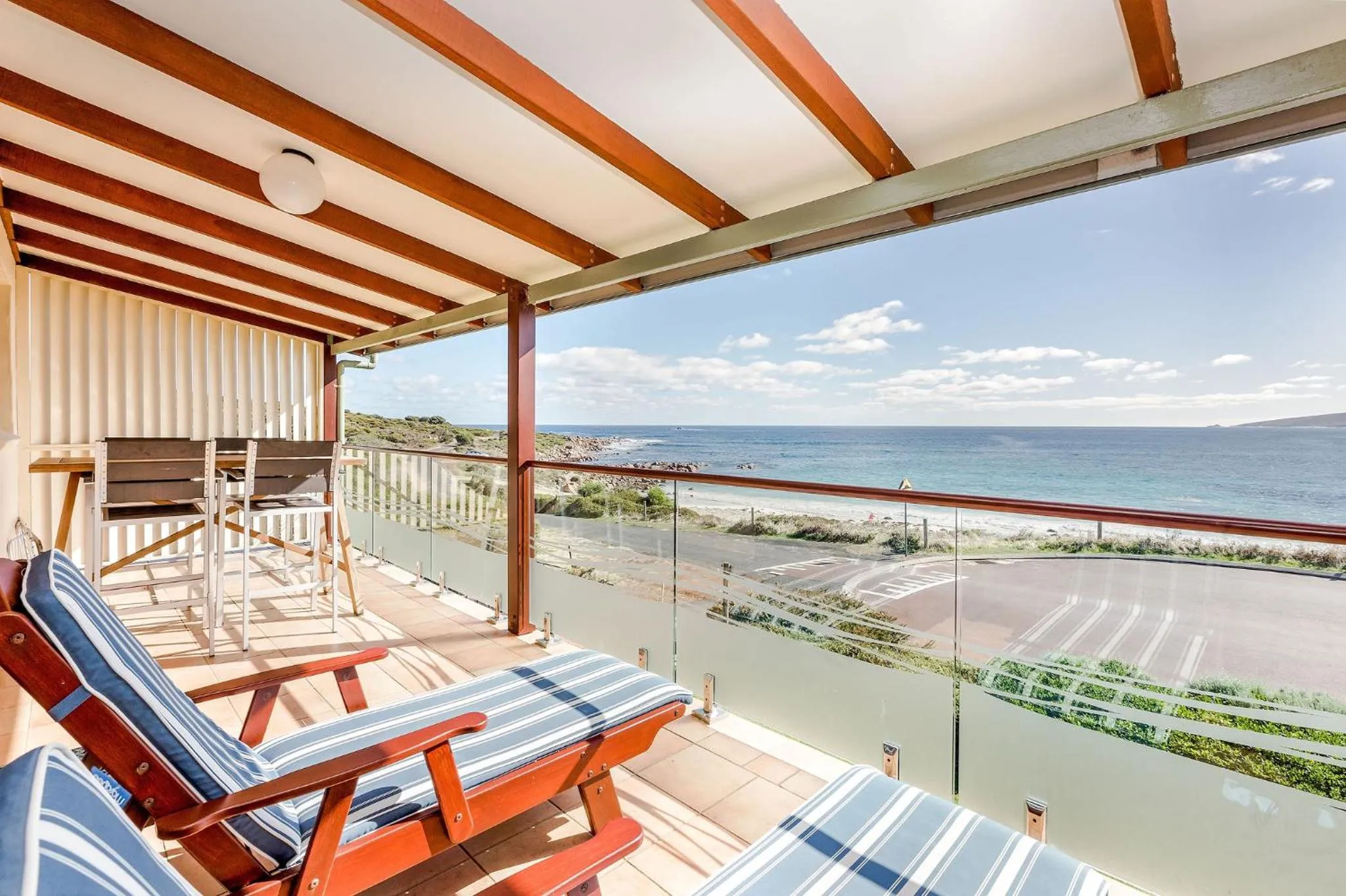 Canal Rocks Beachfront Apartments